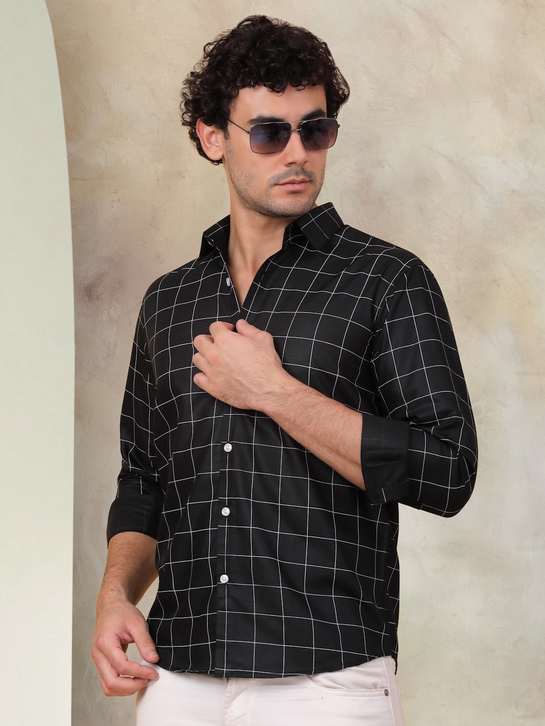

Indian Needle Classic Windowpane Checks Cutaway Collar Cotton Casual Shirt, Black