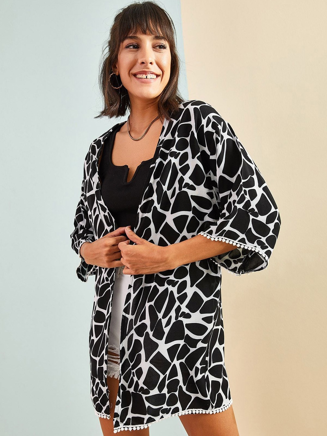 

BIANCO LUCCI Printed Open Front Shrug, Black