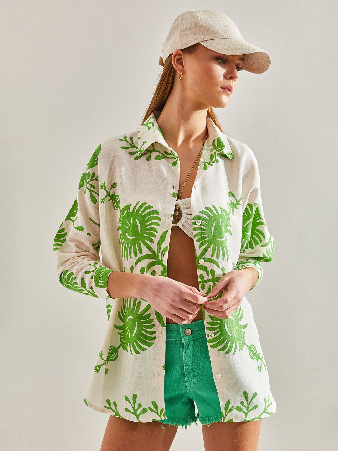 

BIANCO LUCCI Floral Printed Spread Collar Three-Quarter Sleeves Casual Shirt, Beige