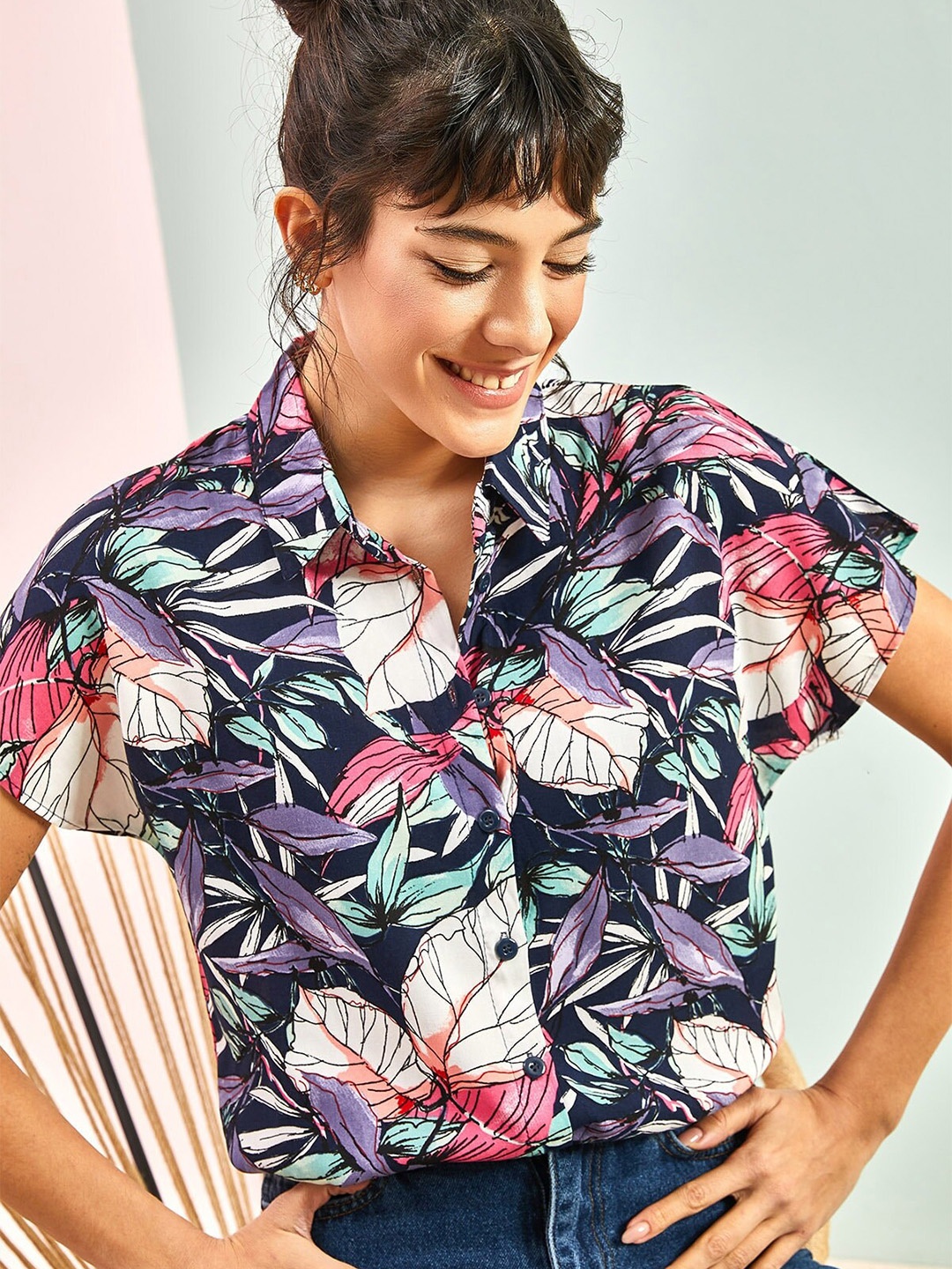 

BIANCO LUCCI Floral Printed Spread Collar Short Extended Sleeves Casual Shirt, Black
