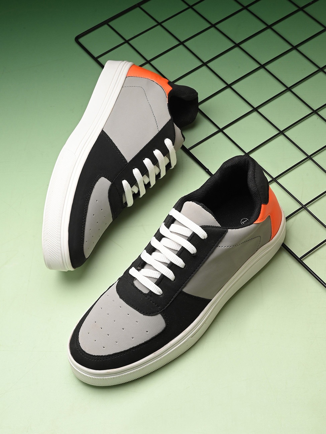

Mast & Harbour Men Grey Colourblocked Round Toe Comfort Insole Sneakers