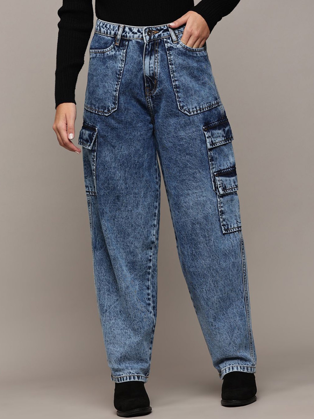 

The Roadster Lifestyle Co. Women Classic Blue Light Fade Pure Cotton Cargo Jeans