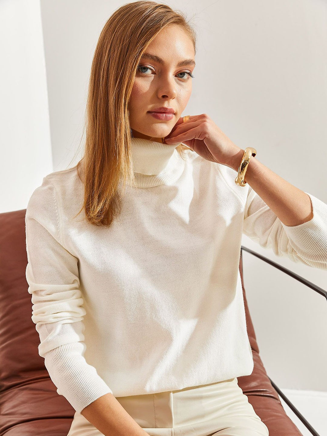 

BIANCO LUCCI Turtle Neck Long Sleeves Pullover, White