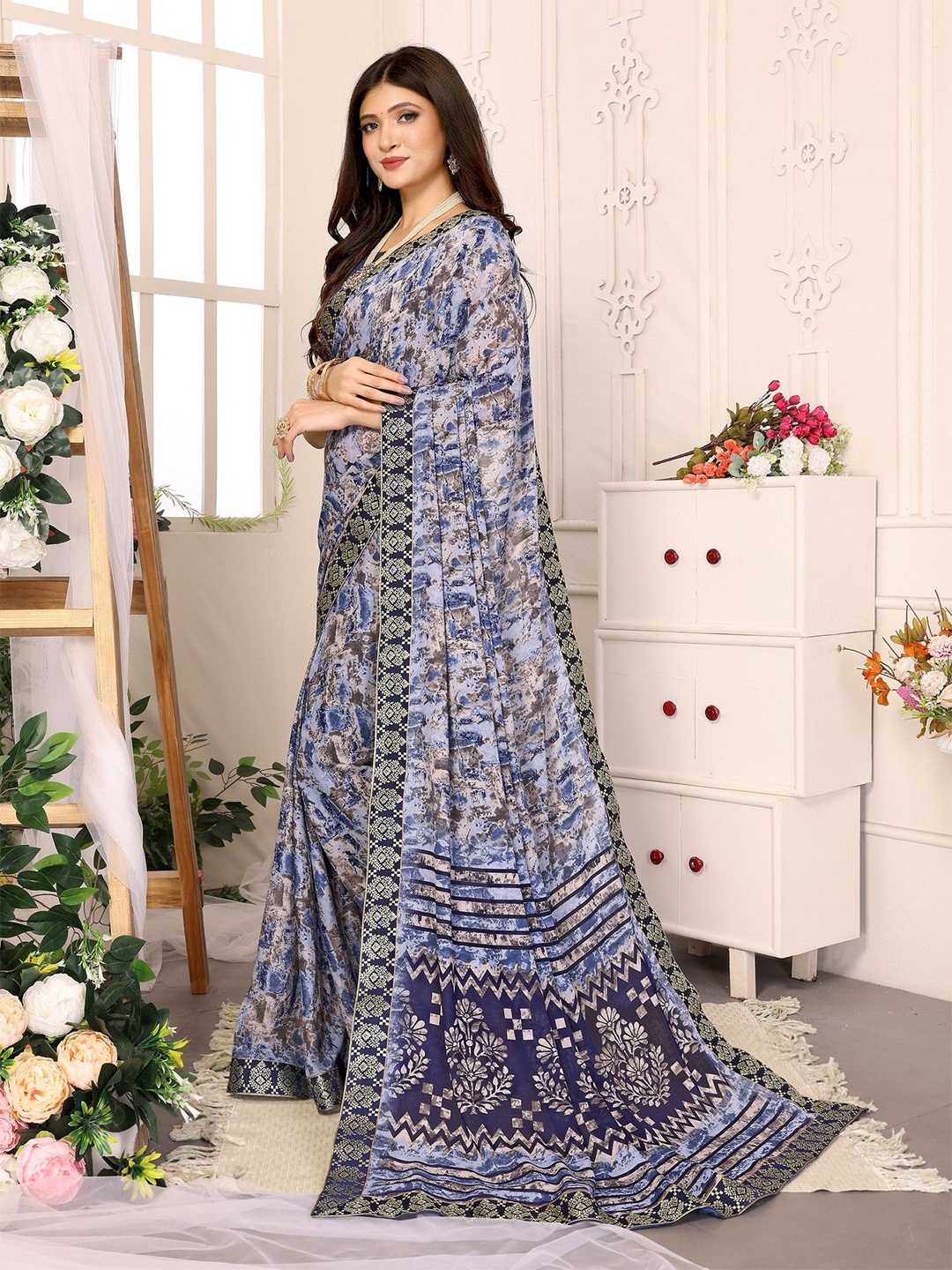 

KALINI Floral Printed Saree, Grey