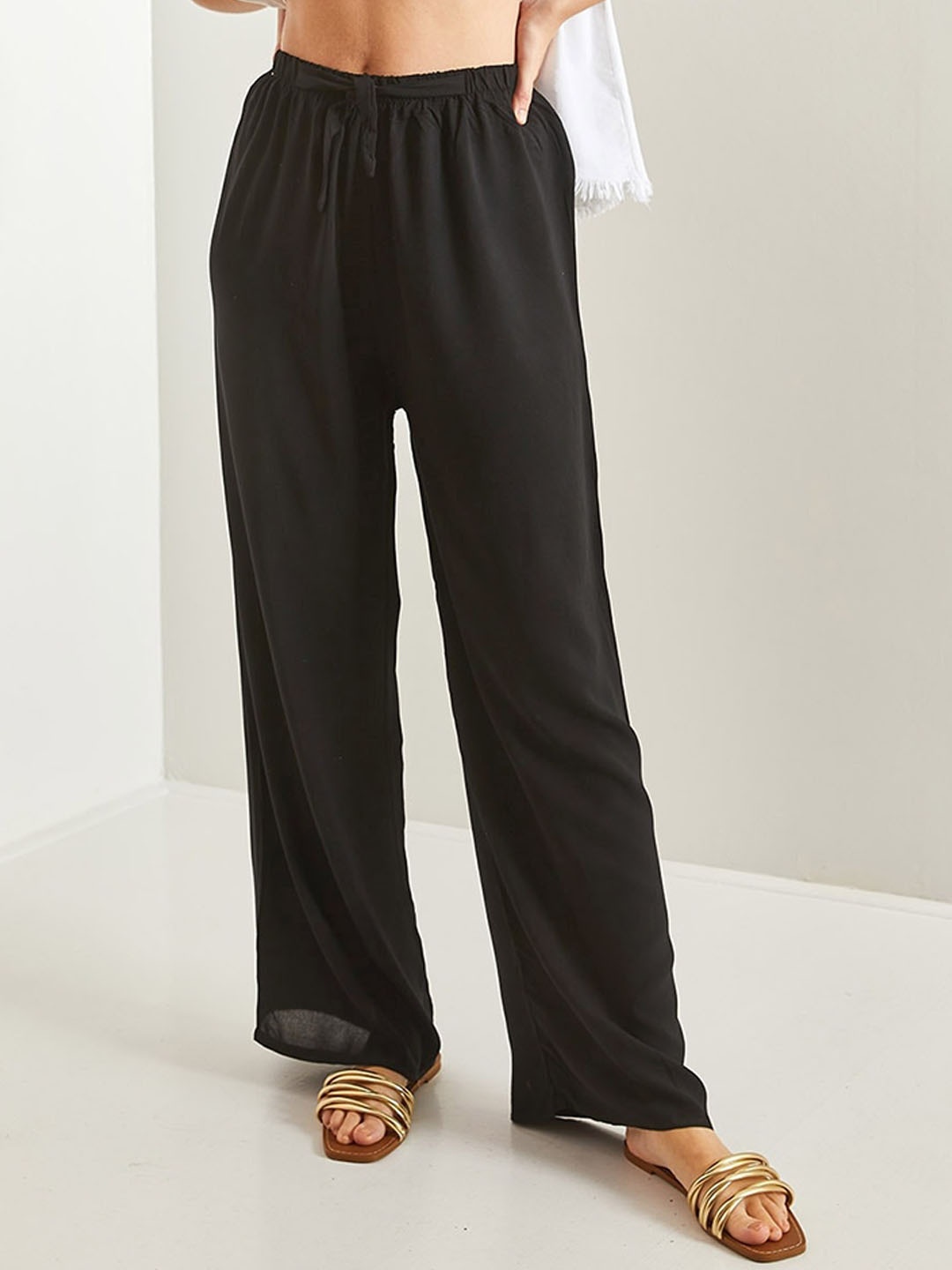 

BIANCO LUCCI Women Regular Parallel Trousers, Na
