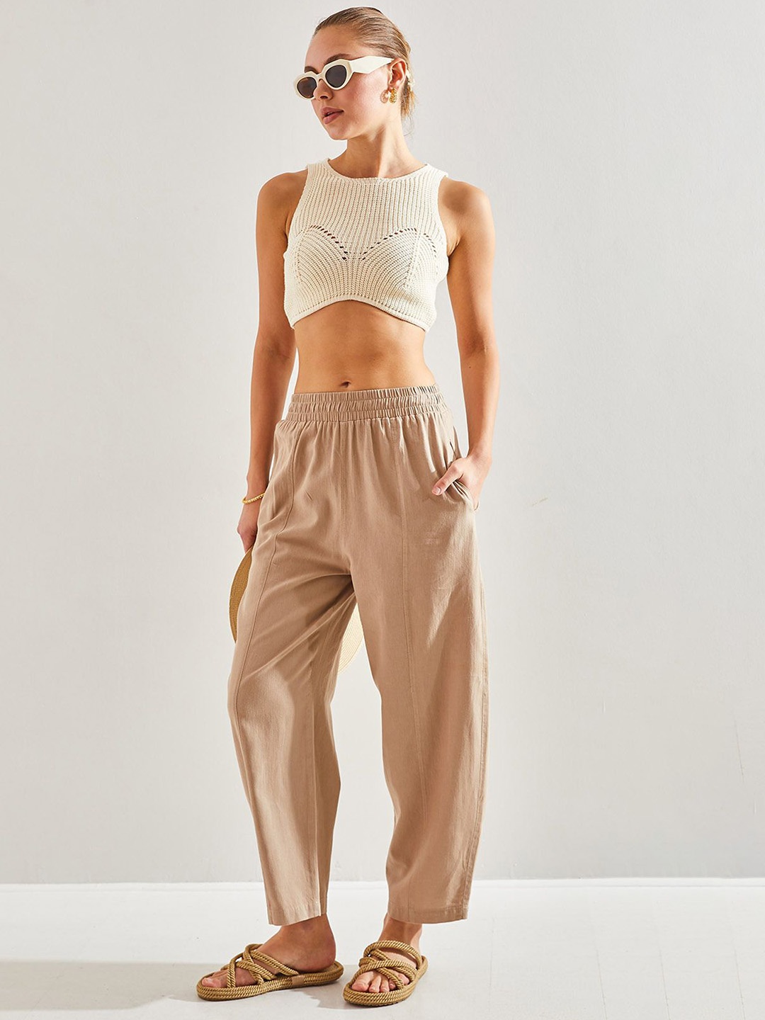 

BIANCO LUCCI Women Low-Rise Trouser, Beige