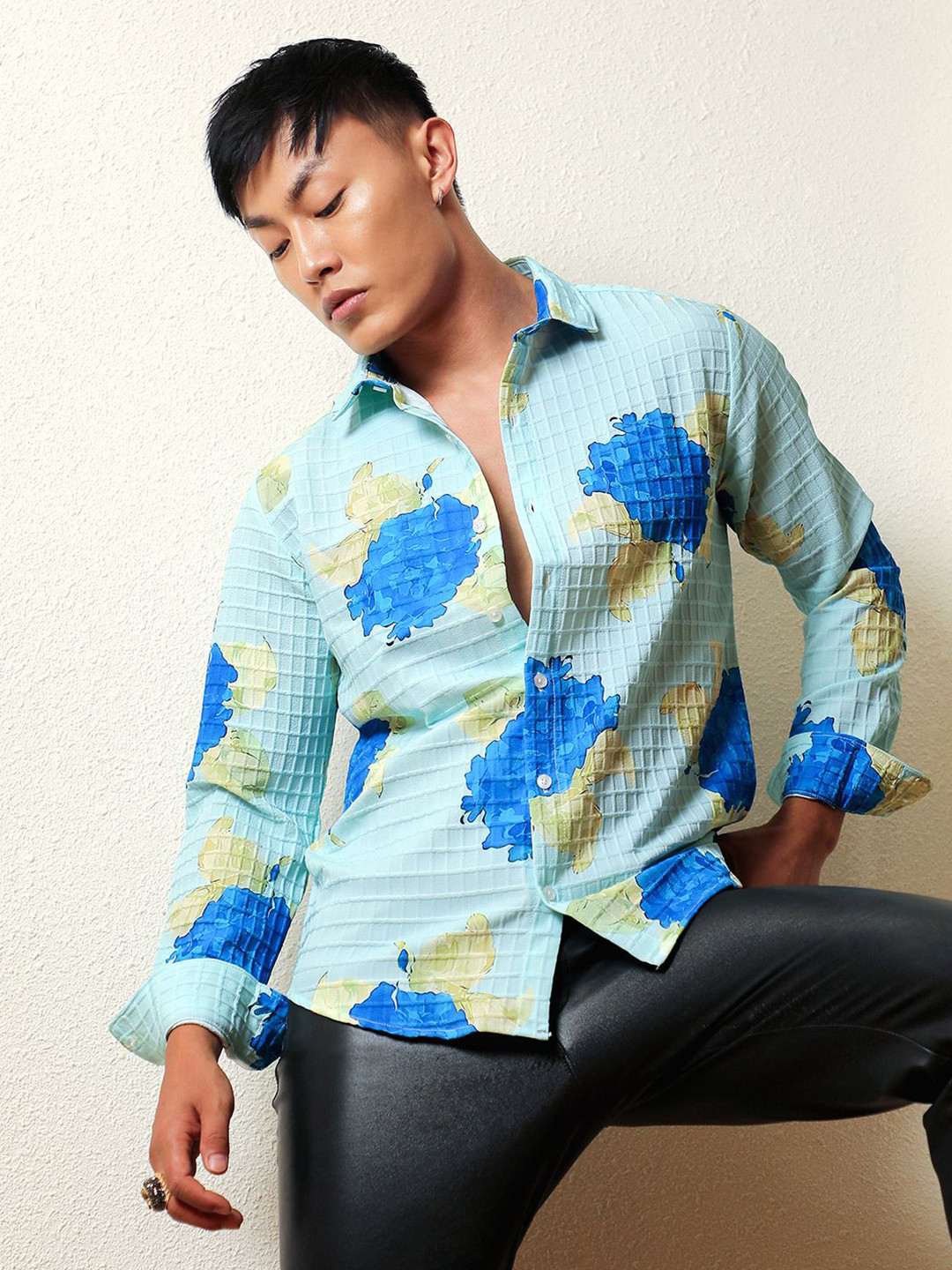 

Campus Sutra Classic Abstract Printed Spread Collar Shirt, Blue