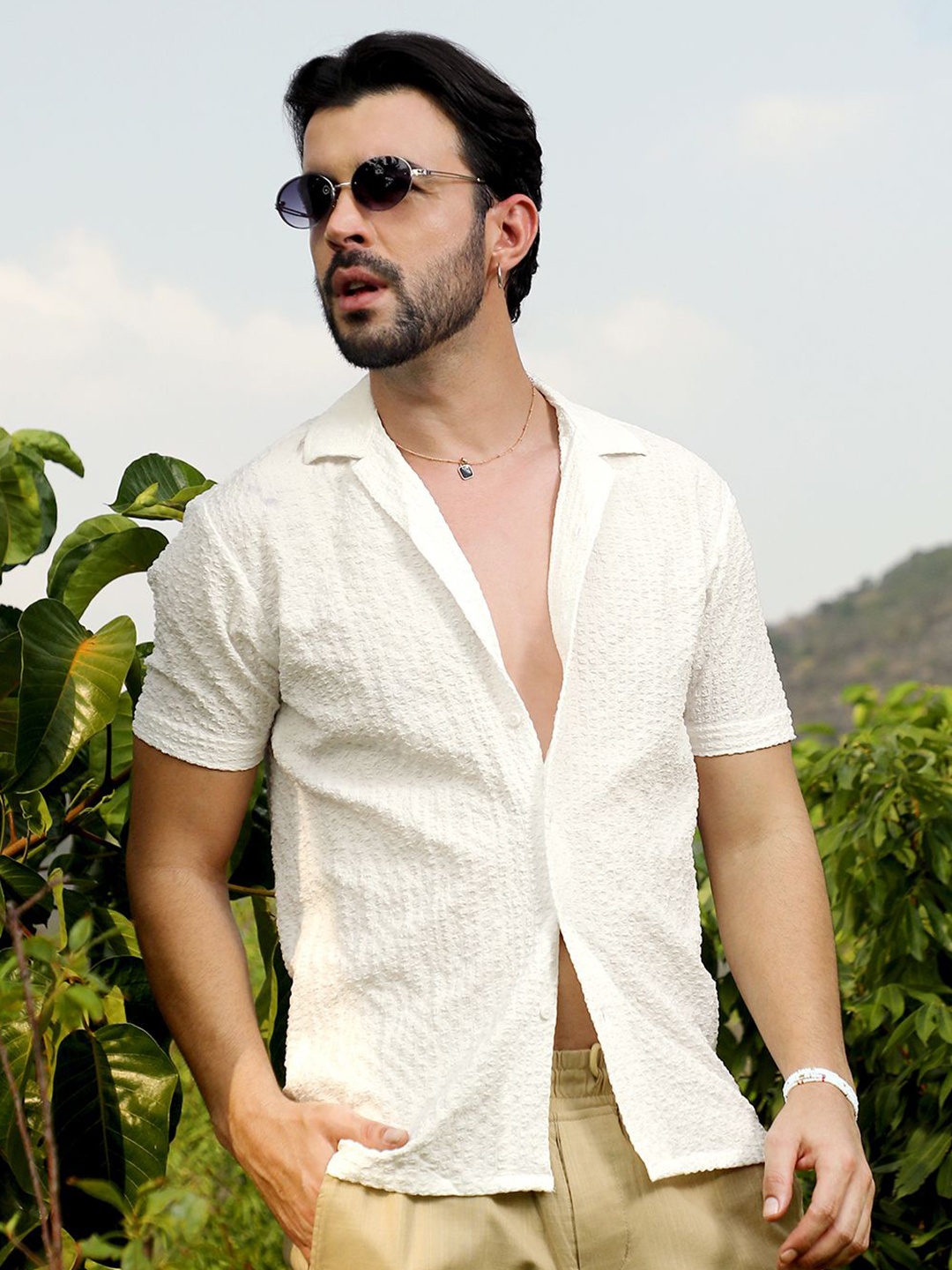 

Campus Sutra Classic Striped Spread Collar Short Sleeves Casual Shirt, White