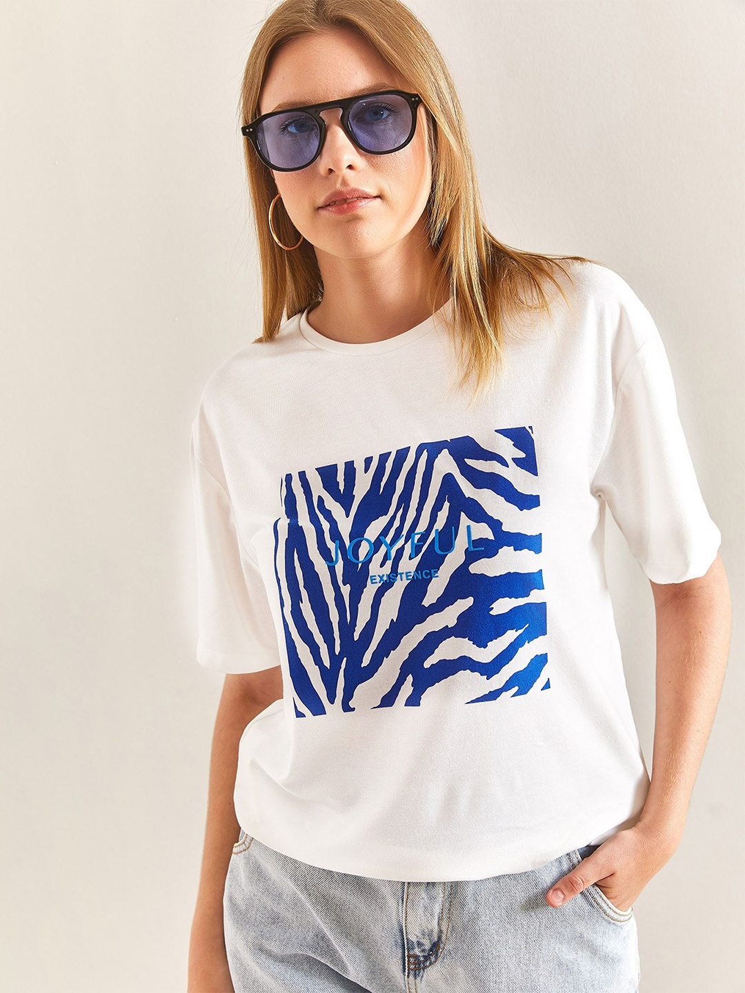 

BIANCO LUCCI Women Typography Printed Round Neck T-shirt, White