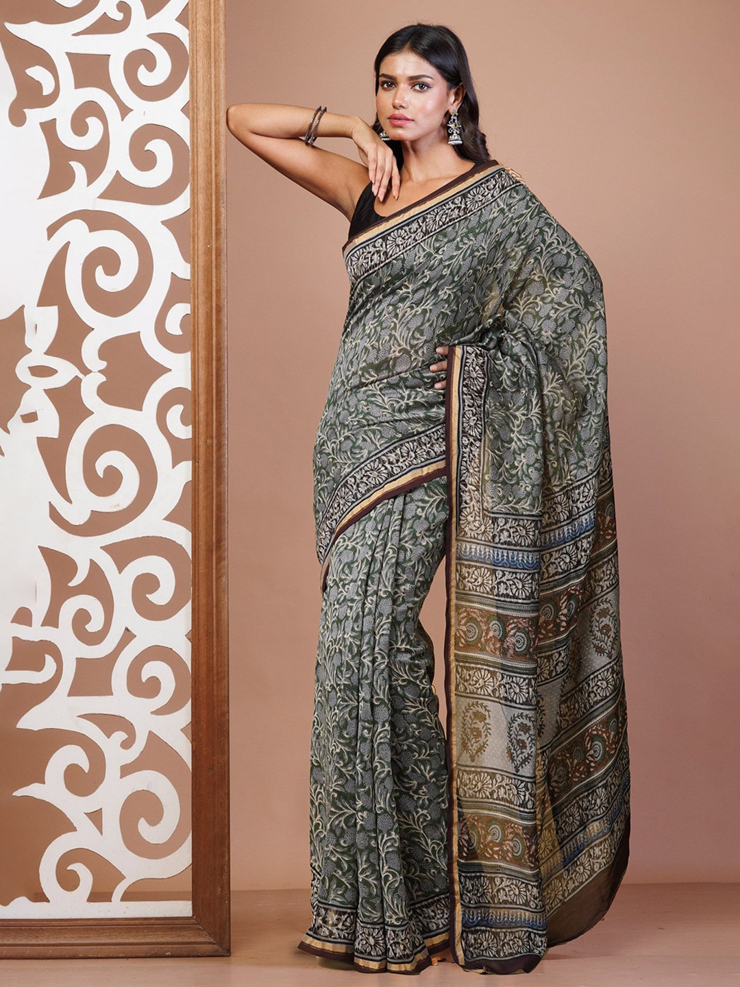 

Unnati Silks Tie and Dye Silk Cotton Handloom Chanderi Saree, Green