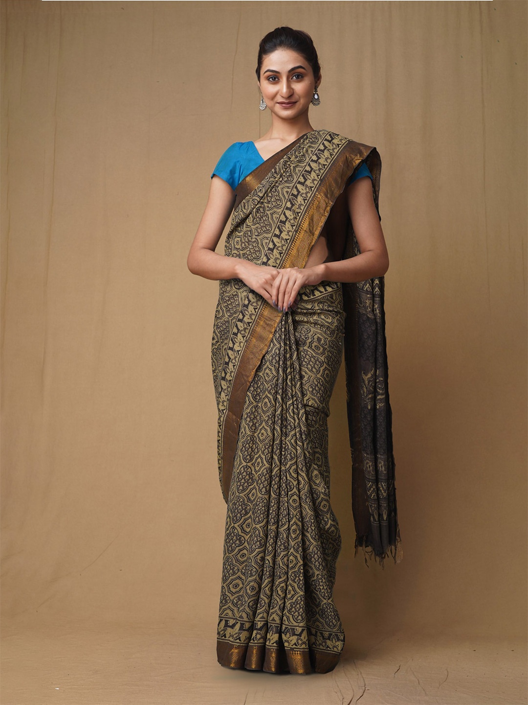 

Unnati Silks Ajrak Block Zari Pure Silk Handloom Chanderi Saree, Grey