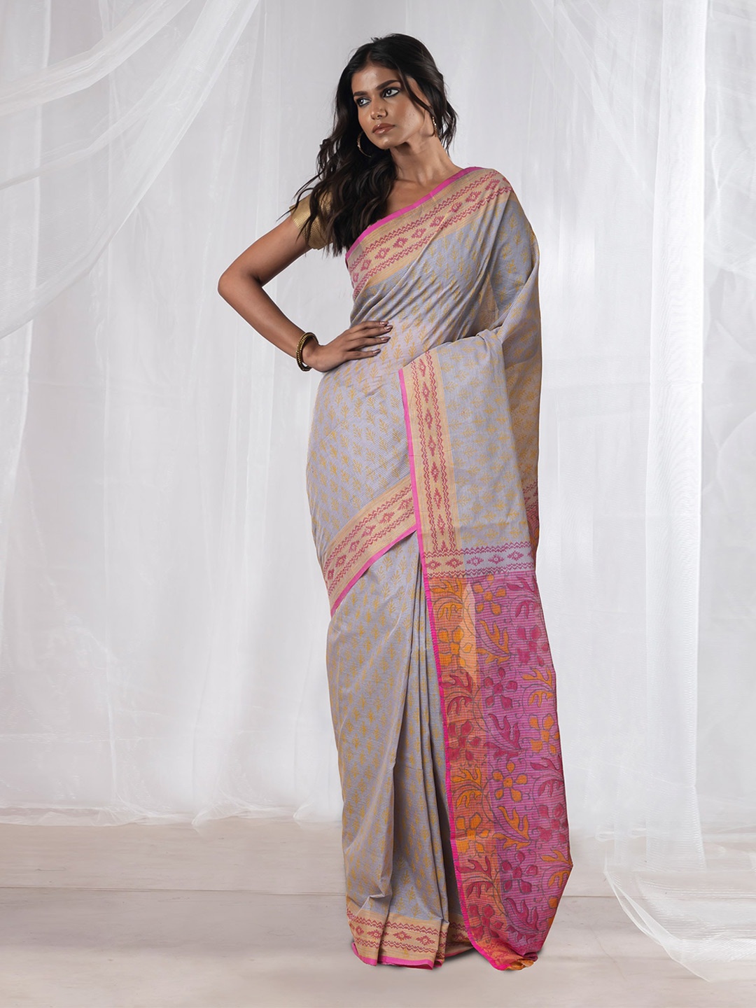 

Unnati Silks Floral Pure Cotton Handloom Mangalagiri Saree, Grey