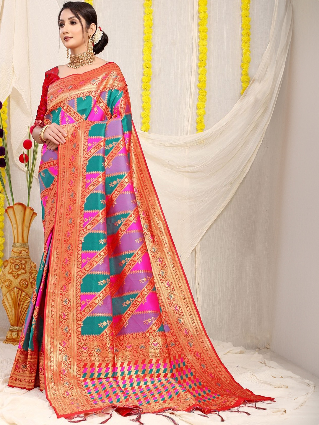 

SGF11 Woven Design Zari Kanjeevaram Saree, Red