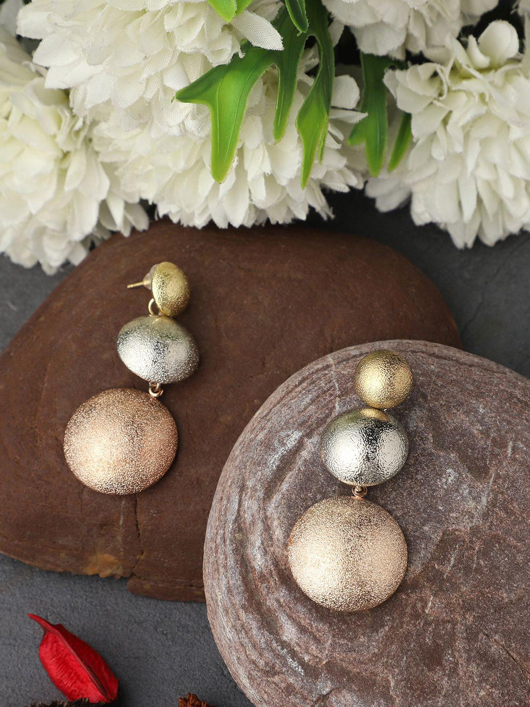 

VENI Gold-Plated Contemporary Drop Earrings