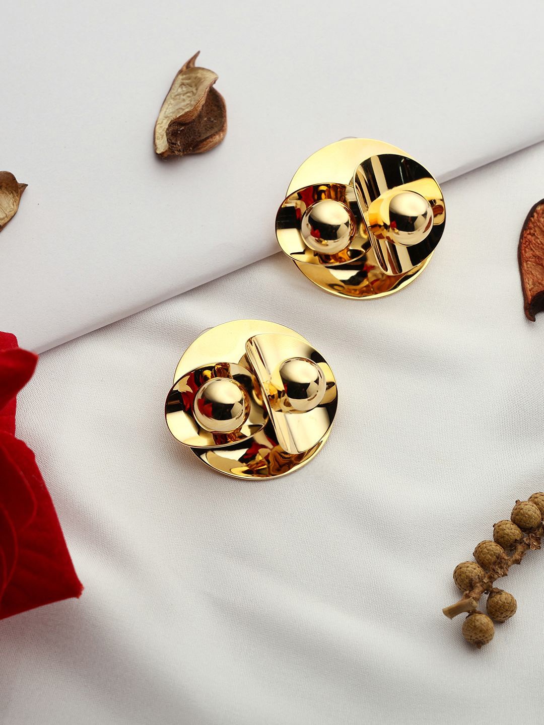 

VENI Gold-Plated Contemporary Stainless Steel Anti Tarnish Stud Earrings