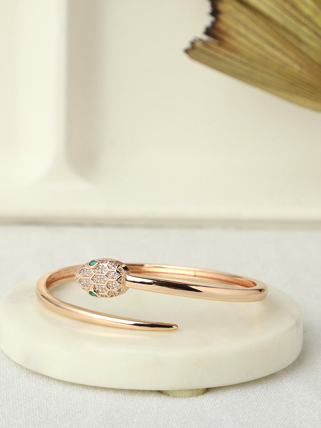 

VENI Gold-Plated Cuff Bracelet
