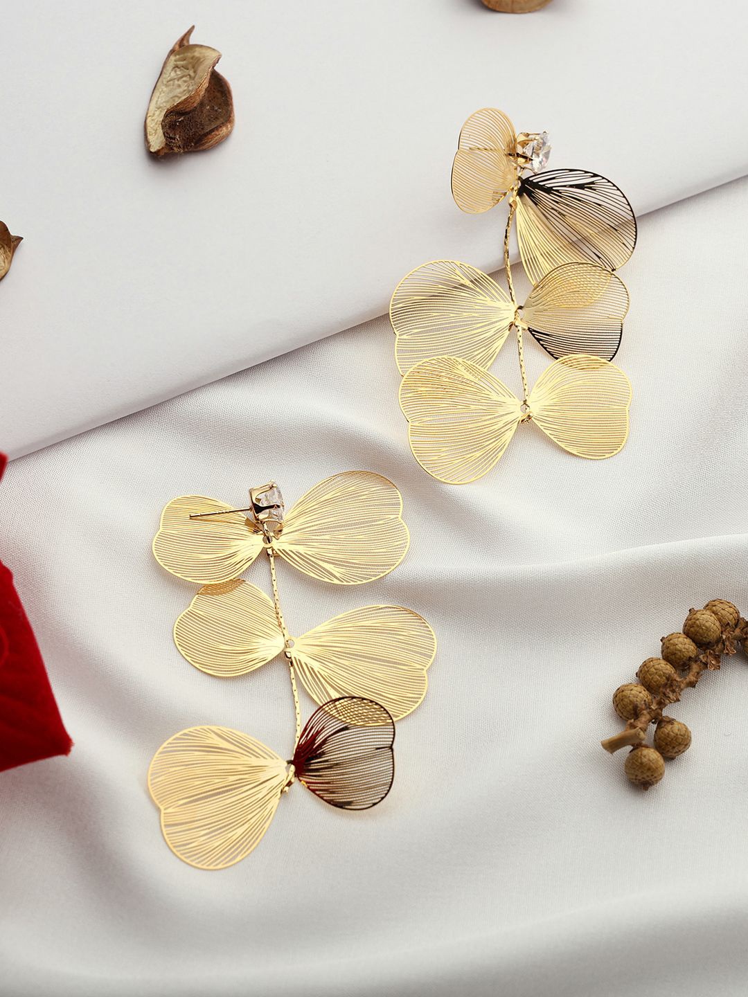 

VENI Gold Plated Stainless Steel Anti Tarnish Stone Studded Drop Earrings