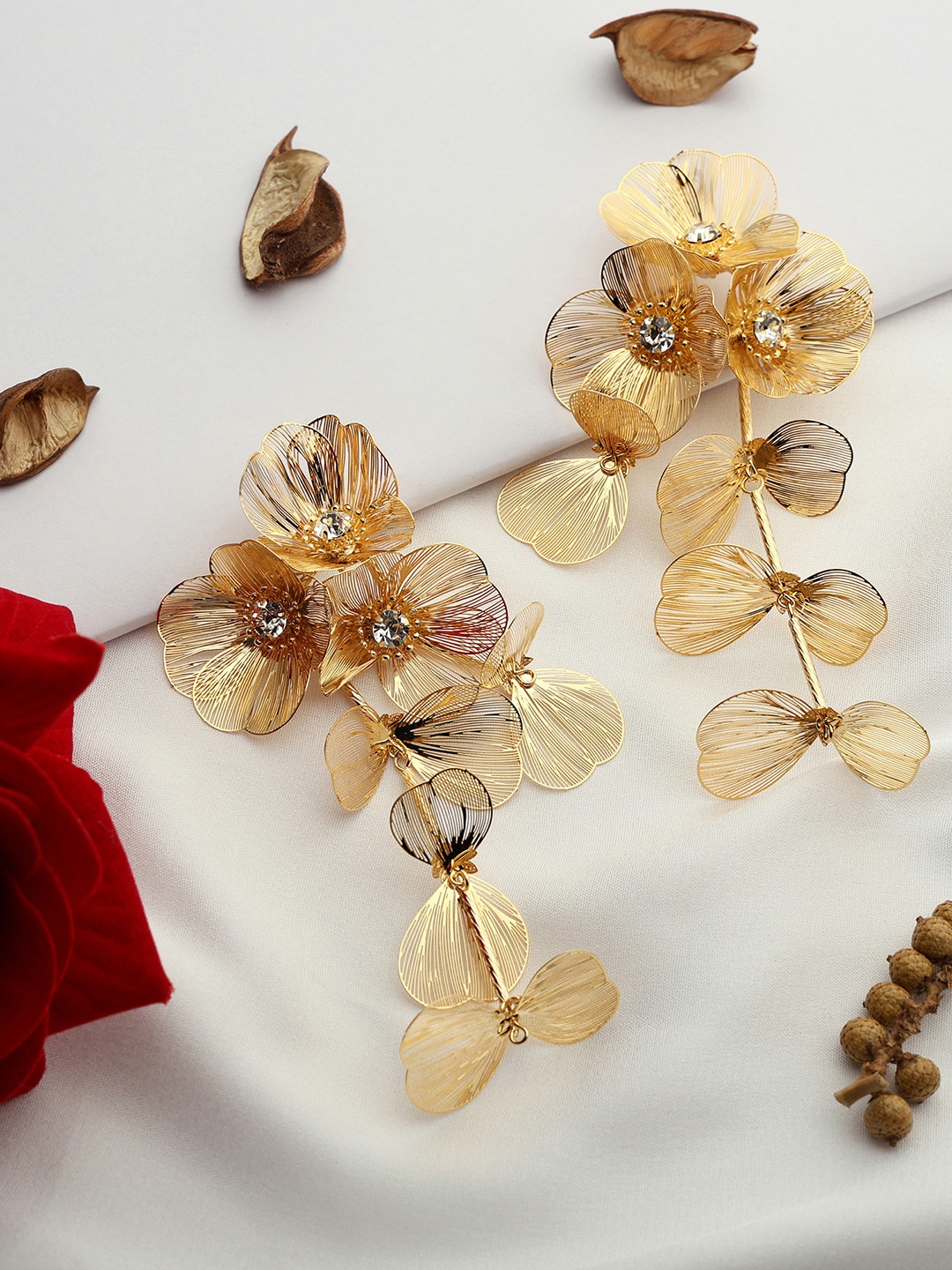 

VENI Gold-Plated Contemporary Anti Tarnish Stainless Steel Drop Earrings
