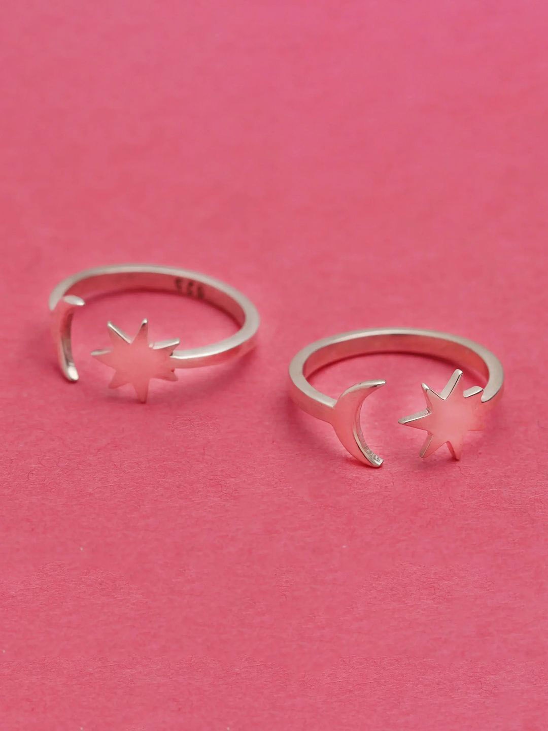 

Unniyarcha 92.5 Silver-Plated Silver Toe Rings
