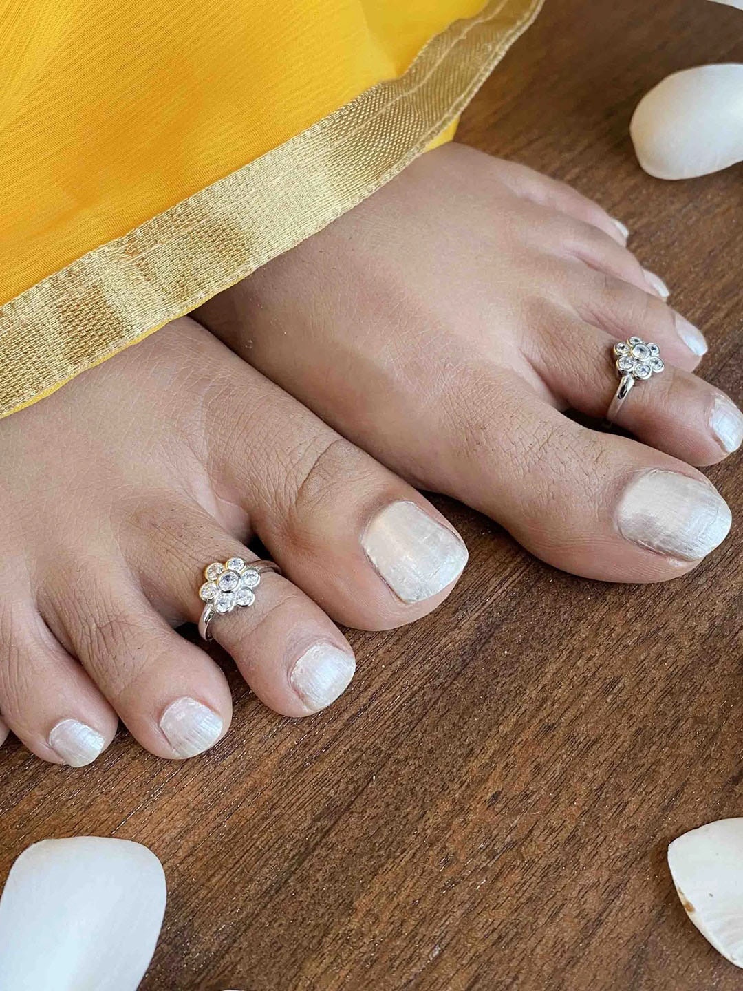 

Unniyarcha Silver-Plated Silver Toe Rings