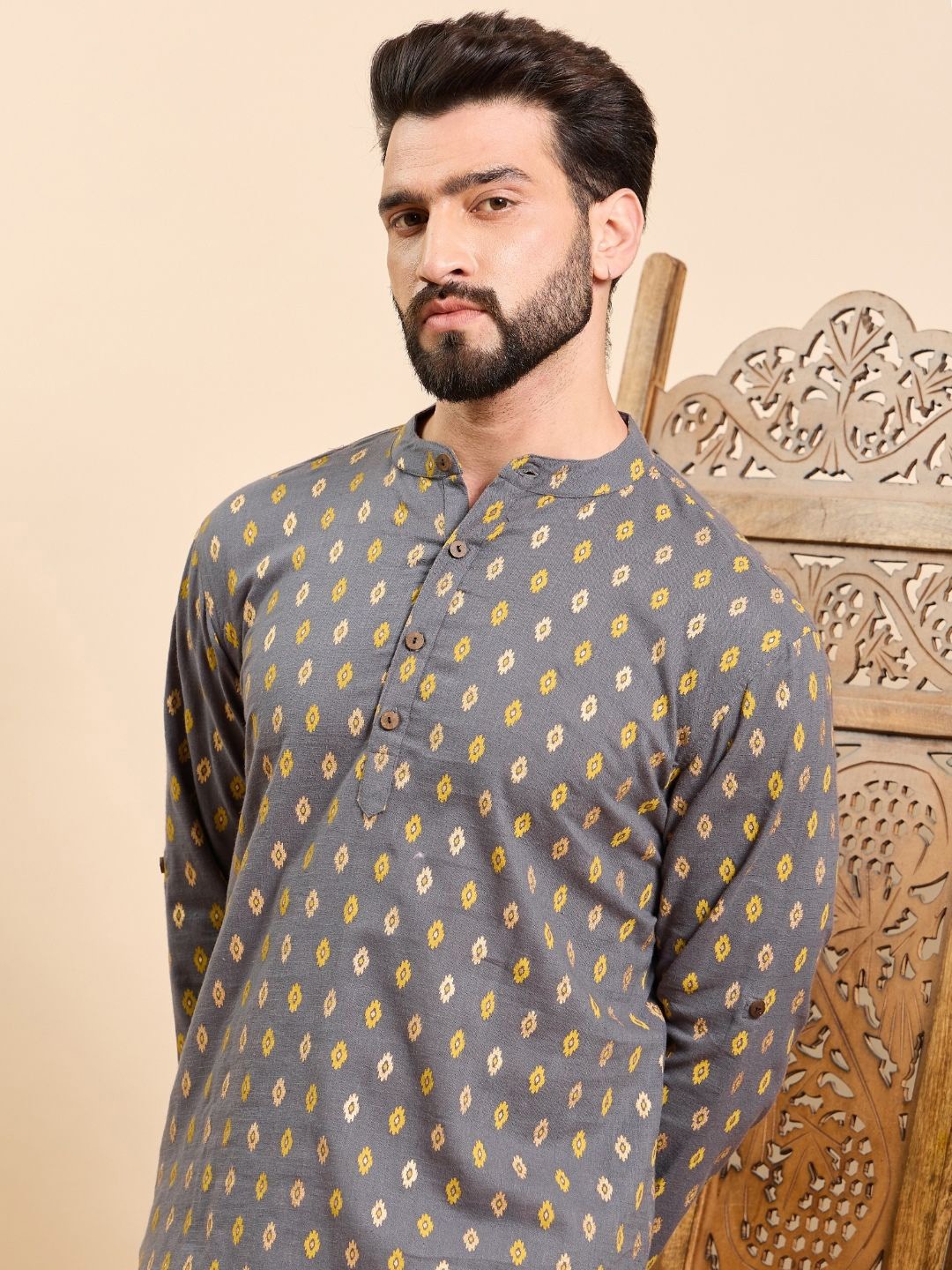 

Ethnic Bay Men Ethnic Motifs Printed Flared Sleeves Kurta, Grey