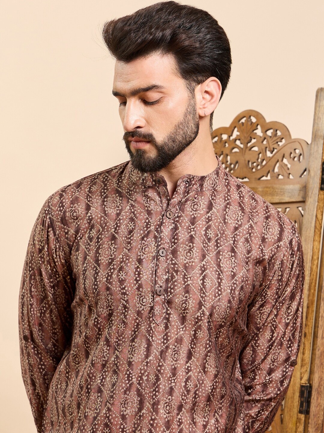 

Ethnic Bay Men Cold-Shoulder Sleeves Kurta, Brown