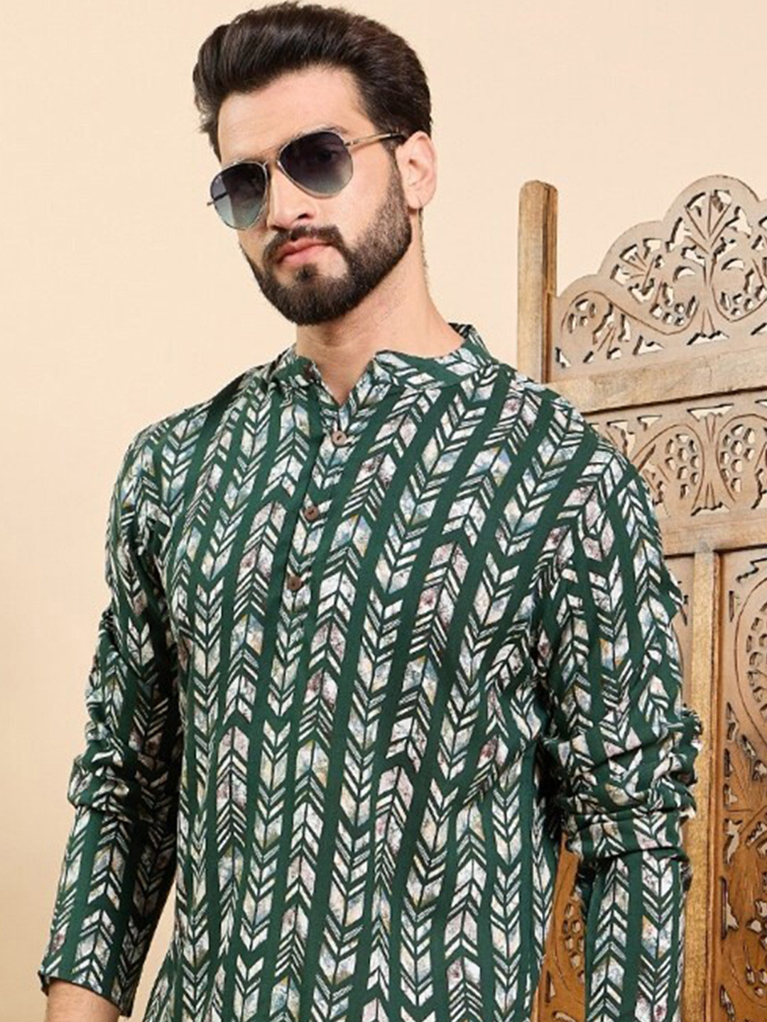 

Ethnic Bay Men Ethnic Motifs Printed Thread Work Kurta, Green