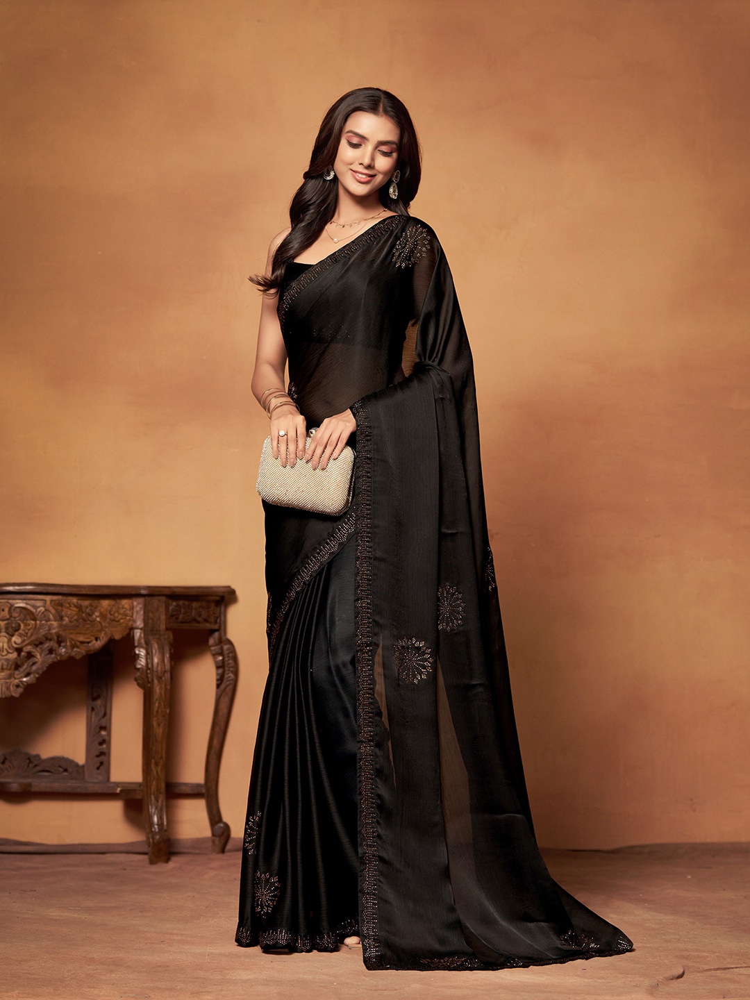 

Sangria Embellished Saree With Blouse Piece, Black