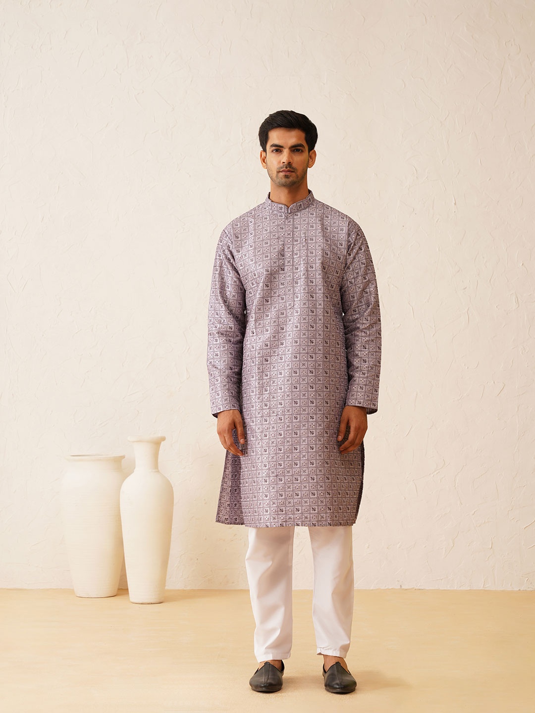 

SOJANYA LUXE Embroidered Straight Kurta with Pyjamas, Purple