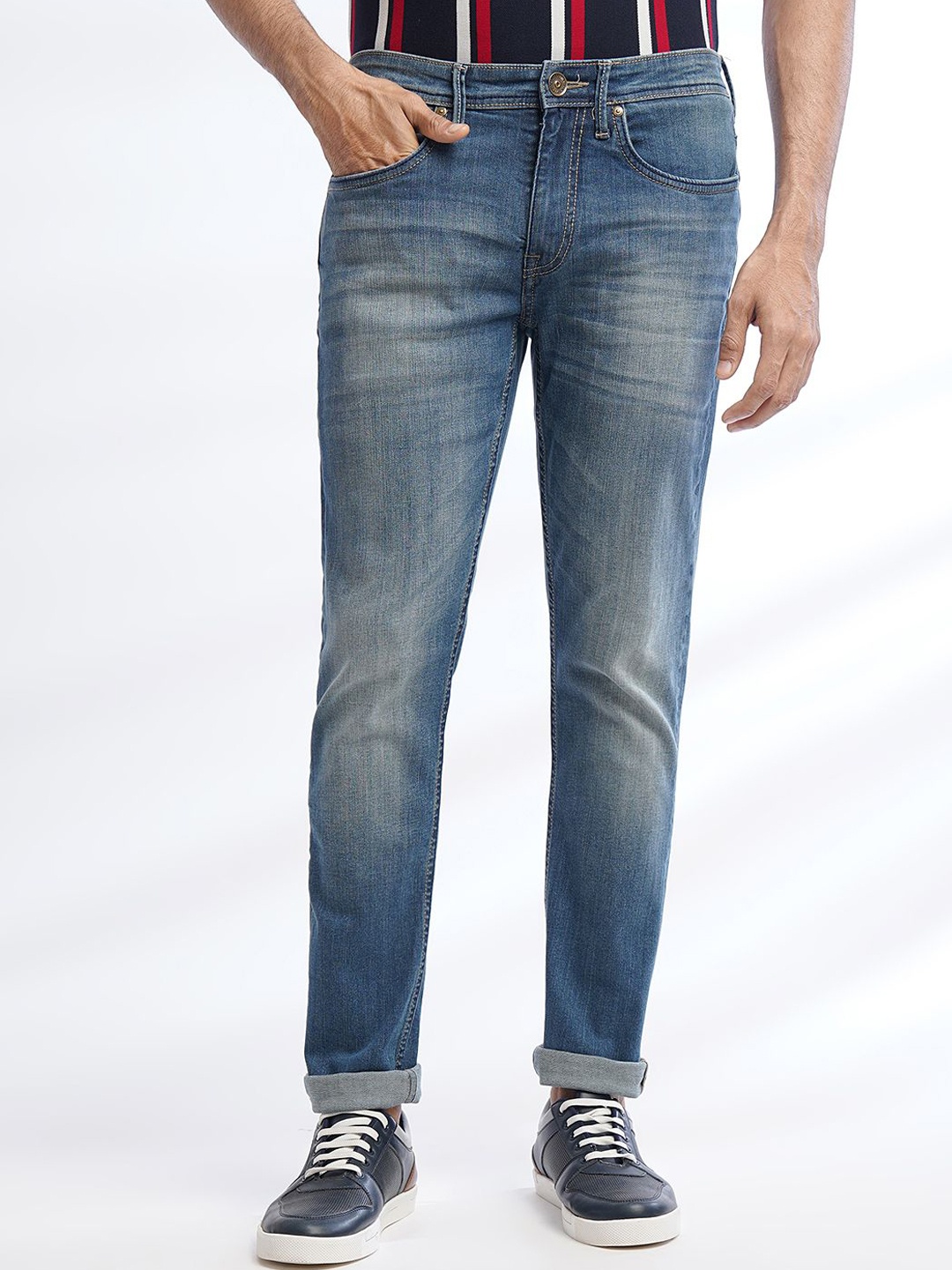 

JADE BLUE Men Slim Fit Heavy Fade Stretchable Jeans