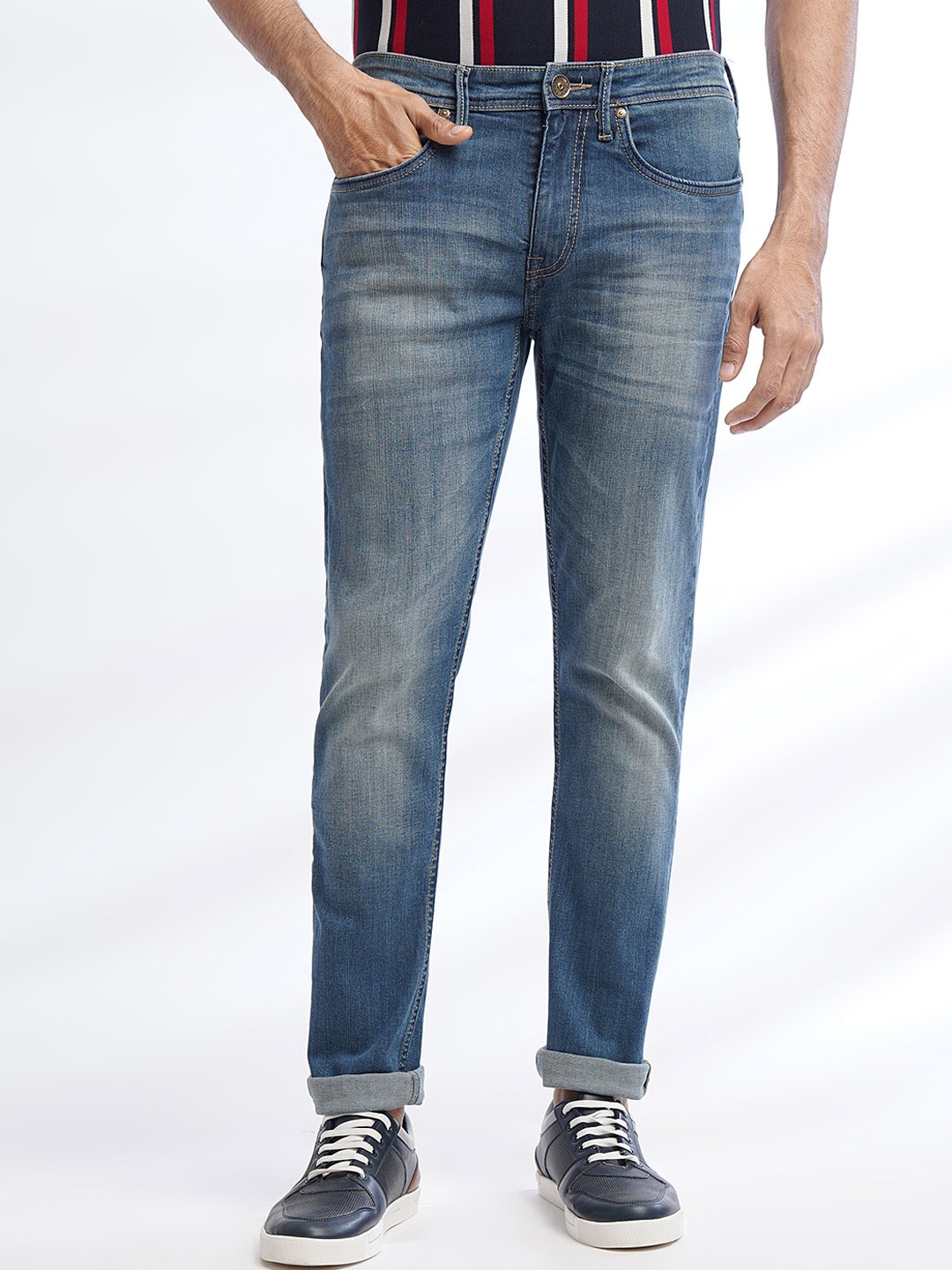 

JADE BLUE Men Regular Fit Clean Look Heavy Fade Stretchable Cotton Washed Jeans
