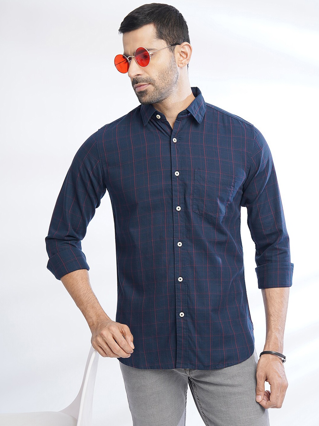 

JADE BLUE Checked Cutaway Collar Slim Fit Cotton Casual Shirt, Navy blue