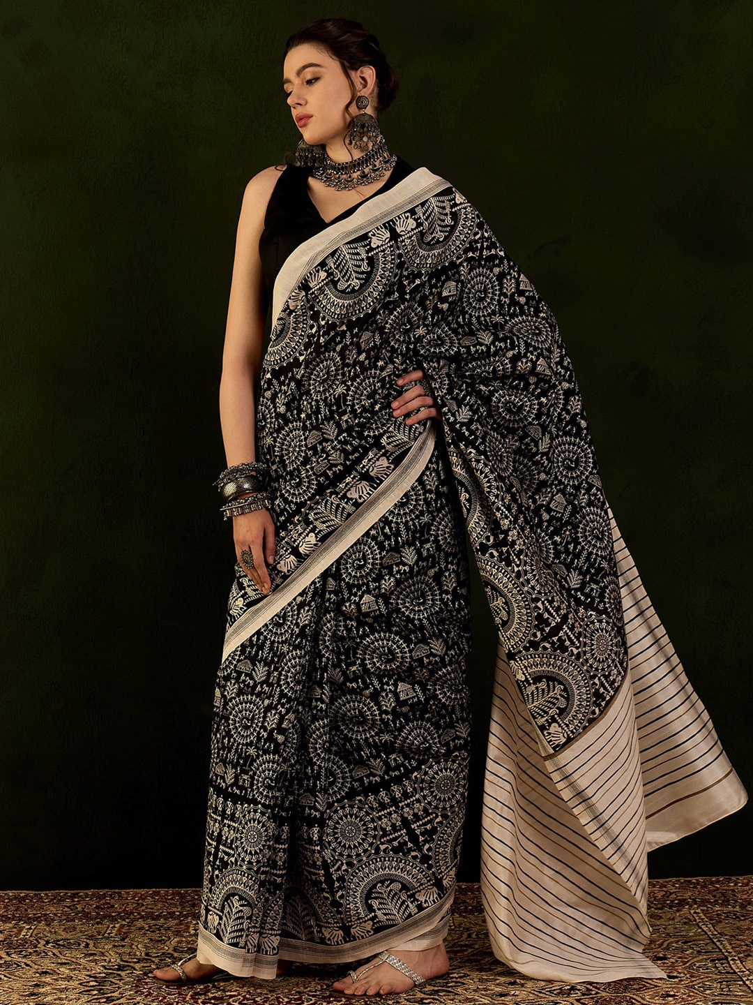 

Mitera Warli Dabu Saree, Black