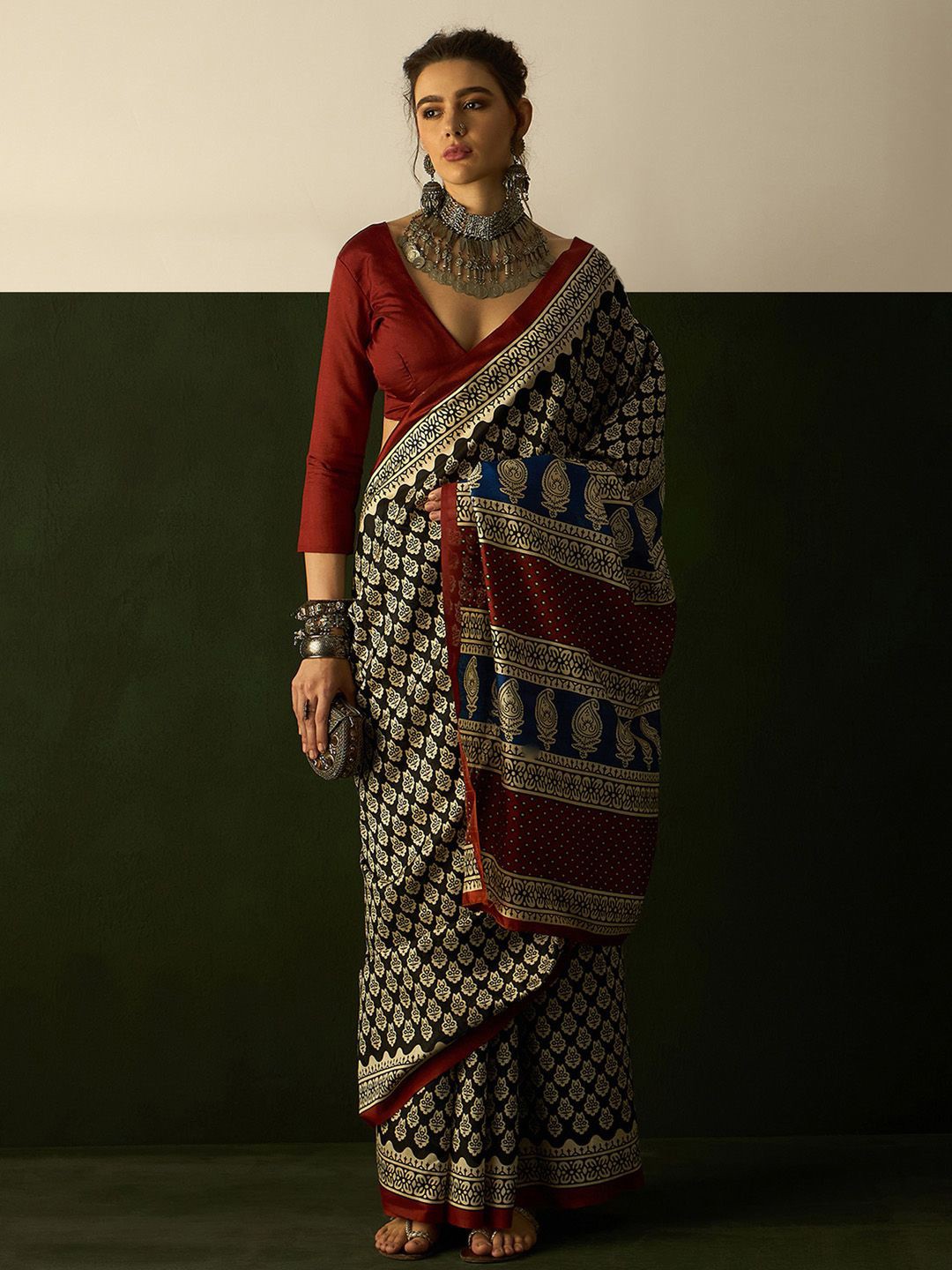 

Mitera Ethnic Motifs Printed Bhagalpuri Saree, Black