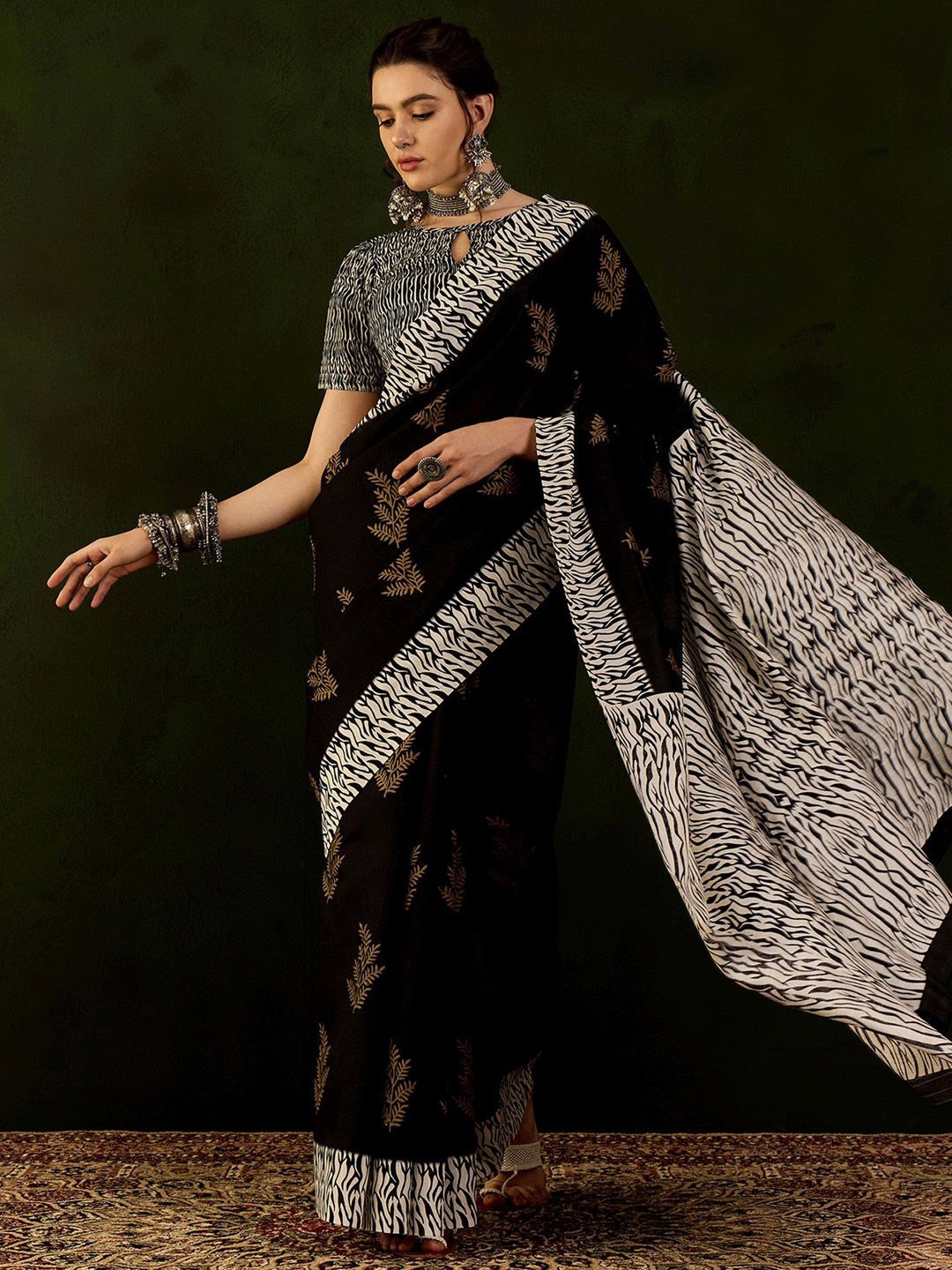 

Mitera Bagh Dabu Saree, Black