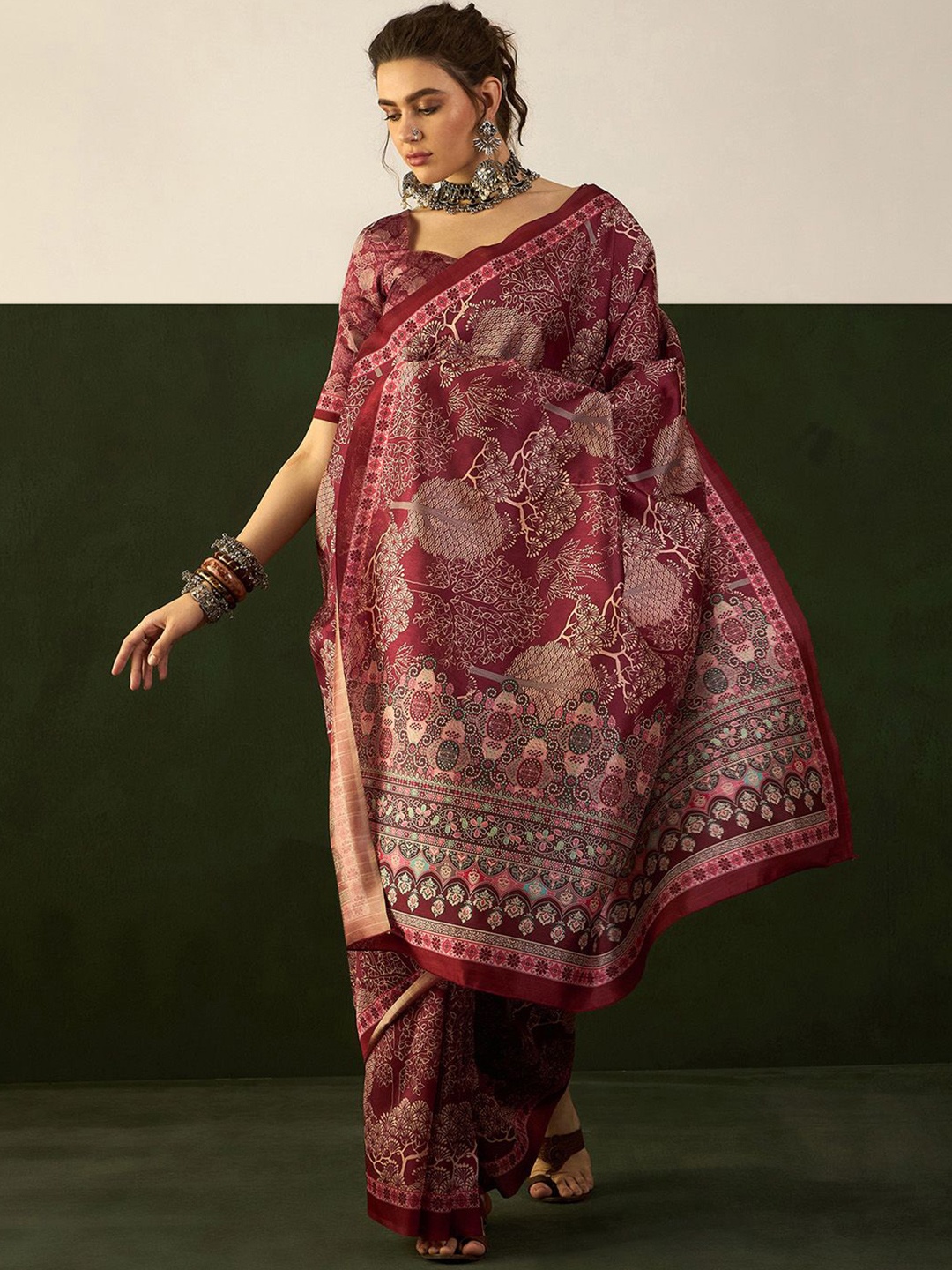 

Mitera Ethnic Motifs Bagru Saree, Maroon