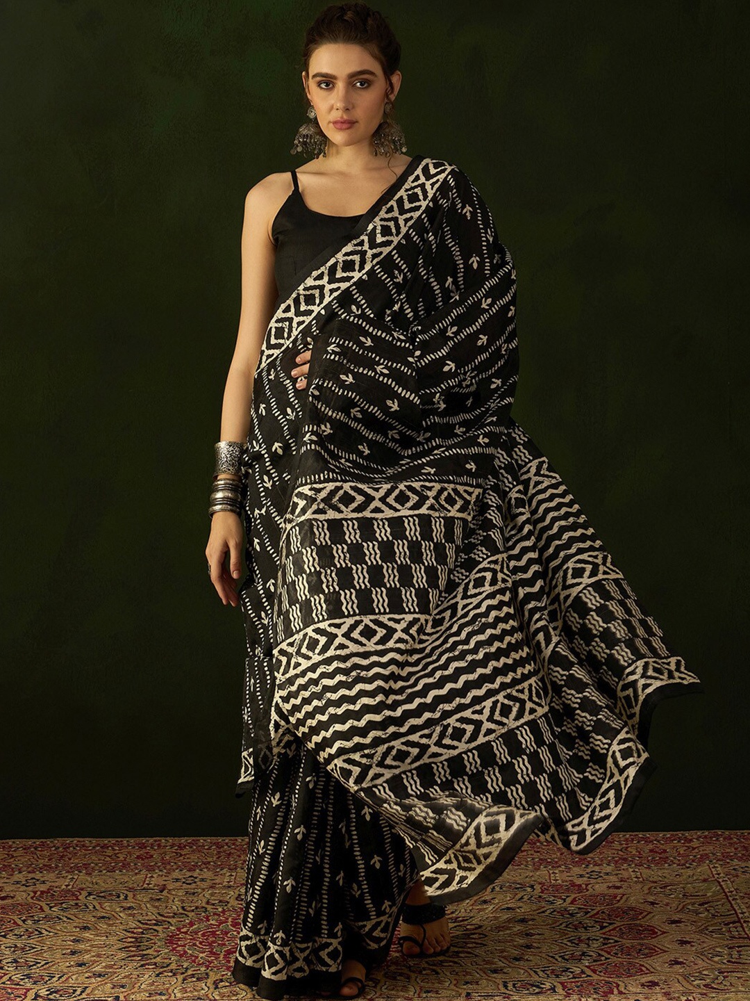 

Mitera Ethnic Motifs Dabu Saree With Blouse Piece, Black