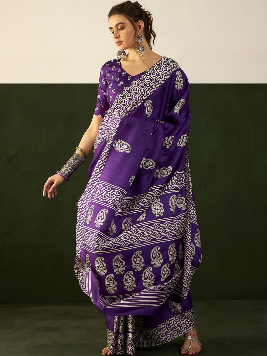 

Mitera Ethnic Motifs Bagru Saree, Purple