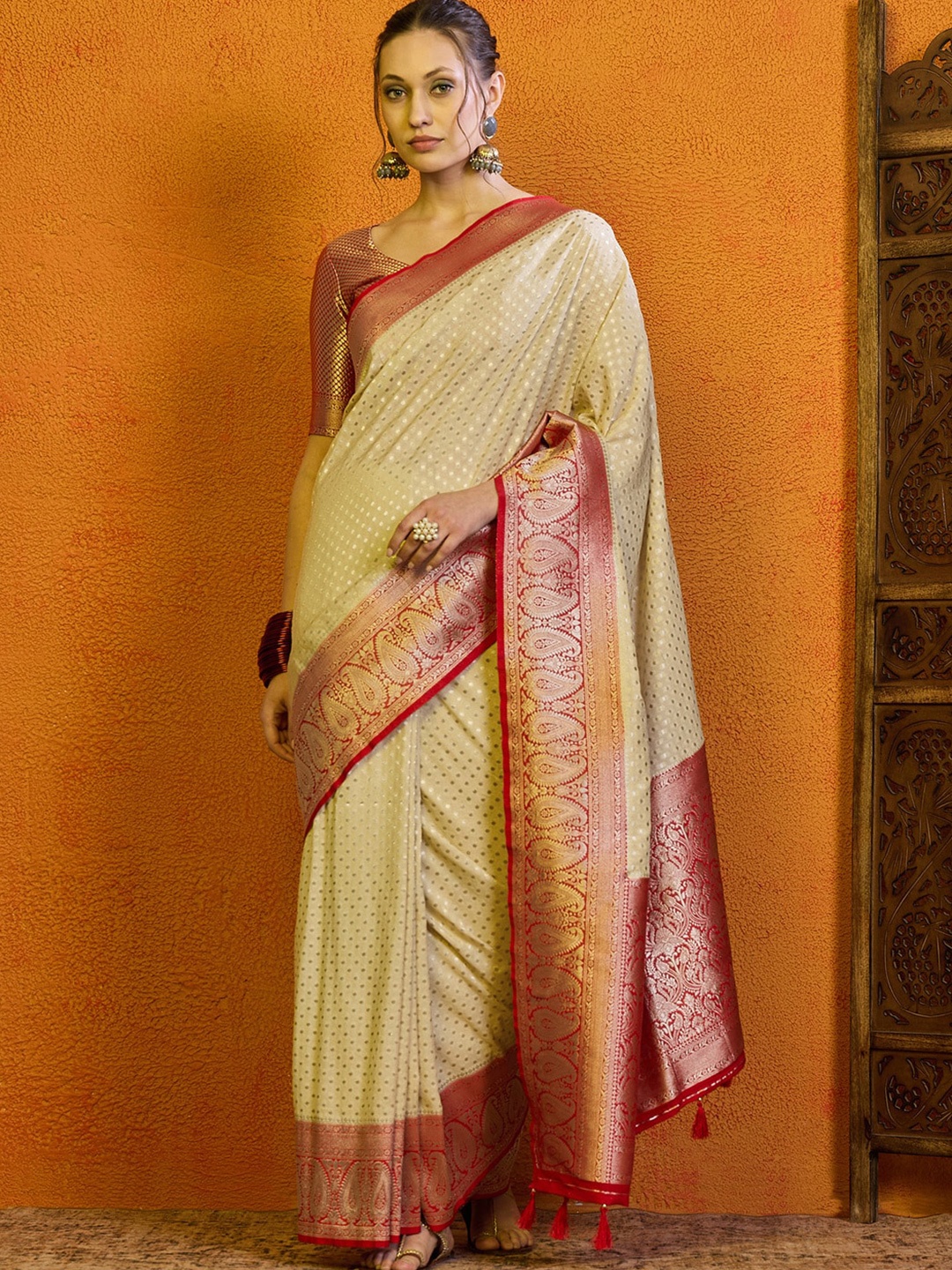 

Mitera Ethnic Motifs Woven Design Poly Georgette Kanjeevaram Saree, Cream