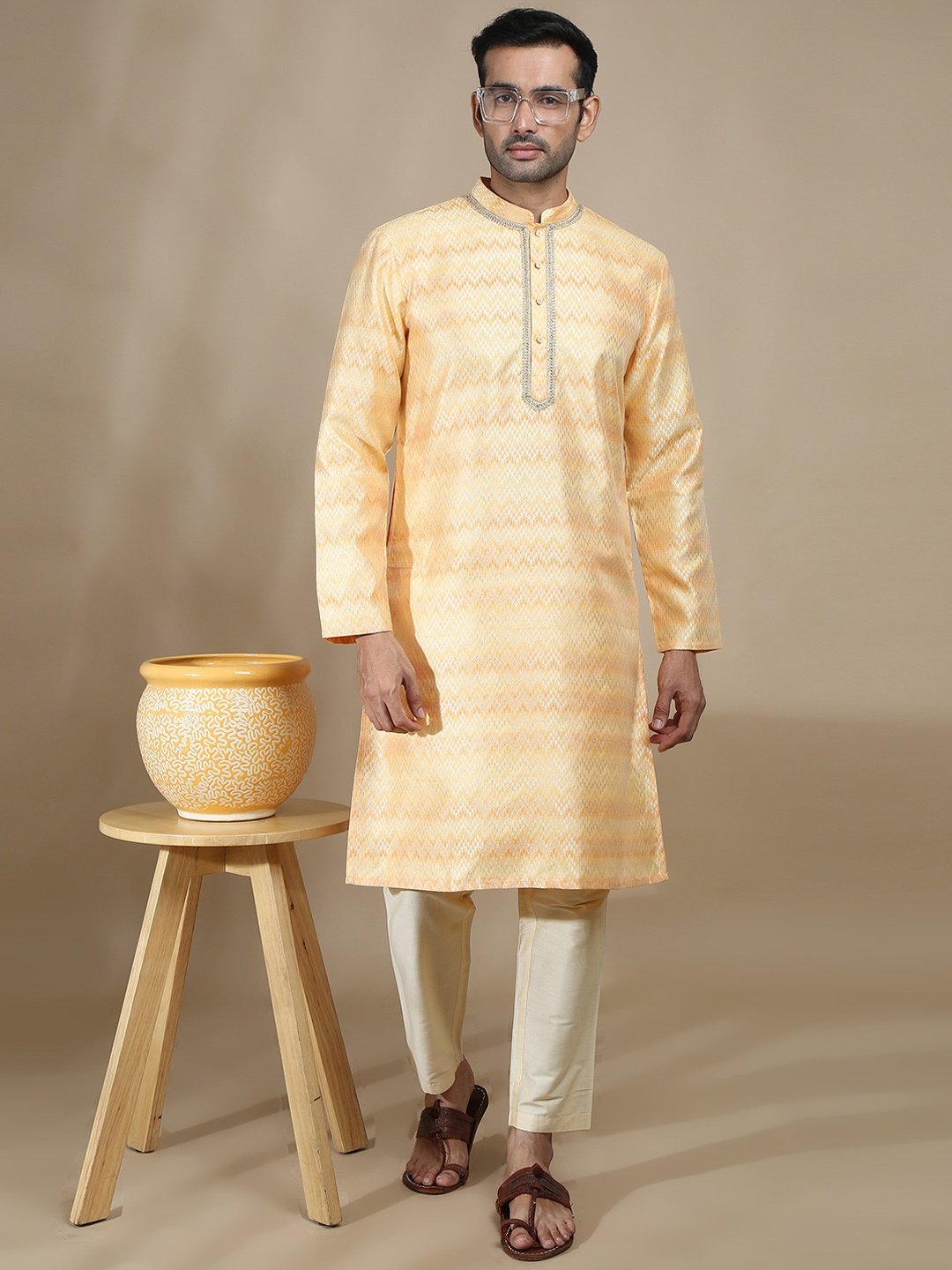 

FILORI Geometric Woven Design Thread Work Brocade Straight Kurta, Yellow