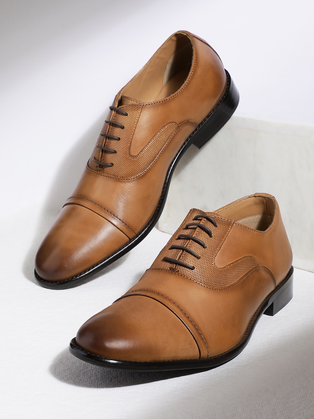 

Kenneth Cole Men Leather Textured Formal Oxfords, Tan