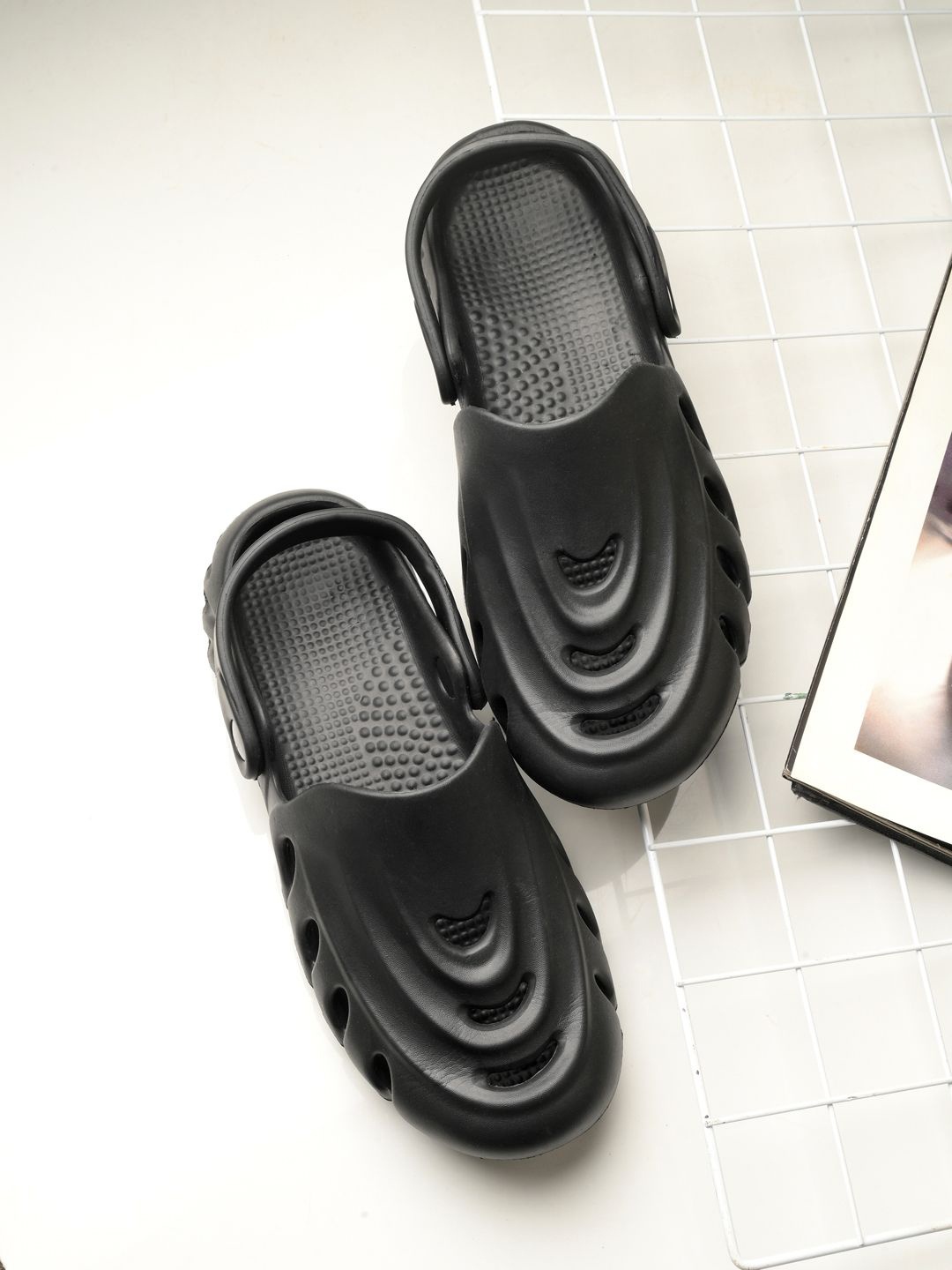 

HRX by Hrithik Roshan Men Black Self Design Croslite Clogs