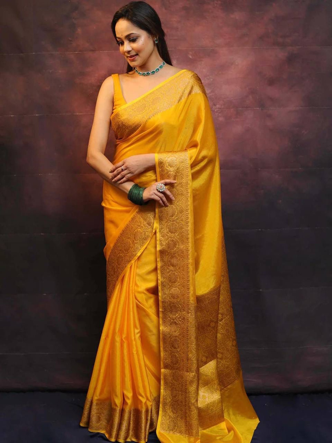 

ZILVIRA Zari Banarasi Saree, Yellow