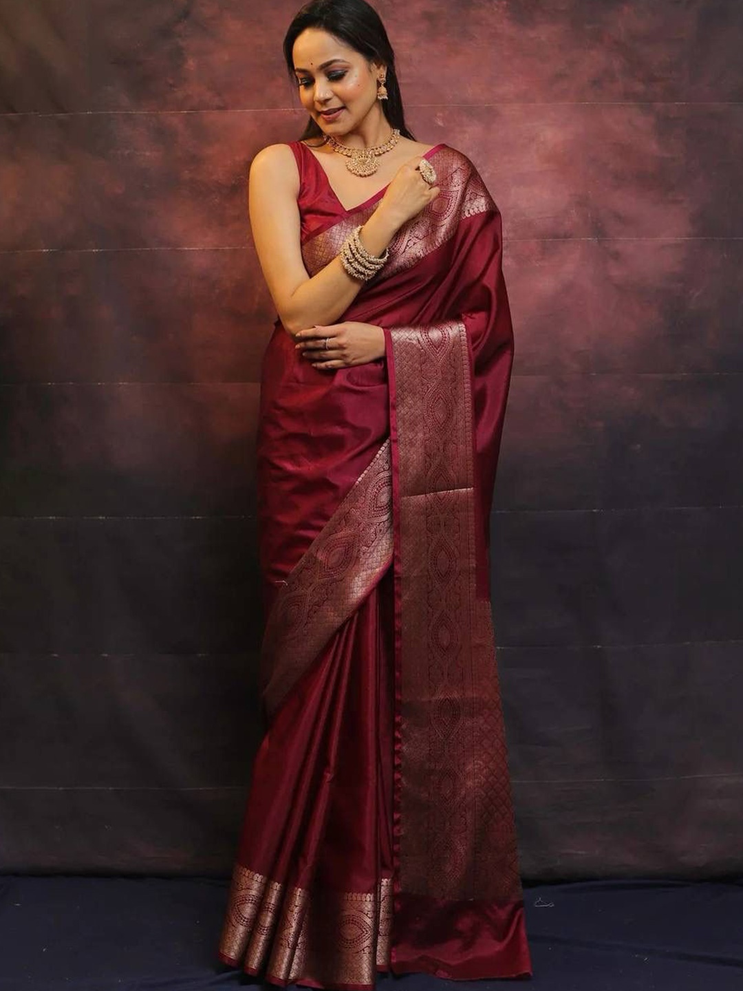 

ZILVIRA Zari Banarasi Saree, Maroon