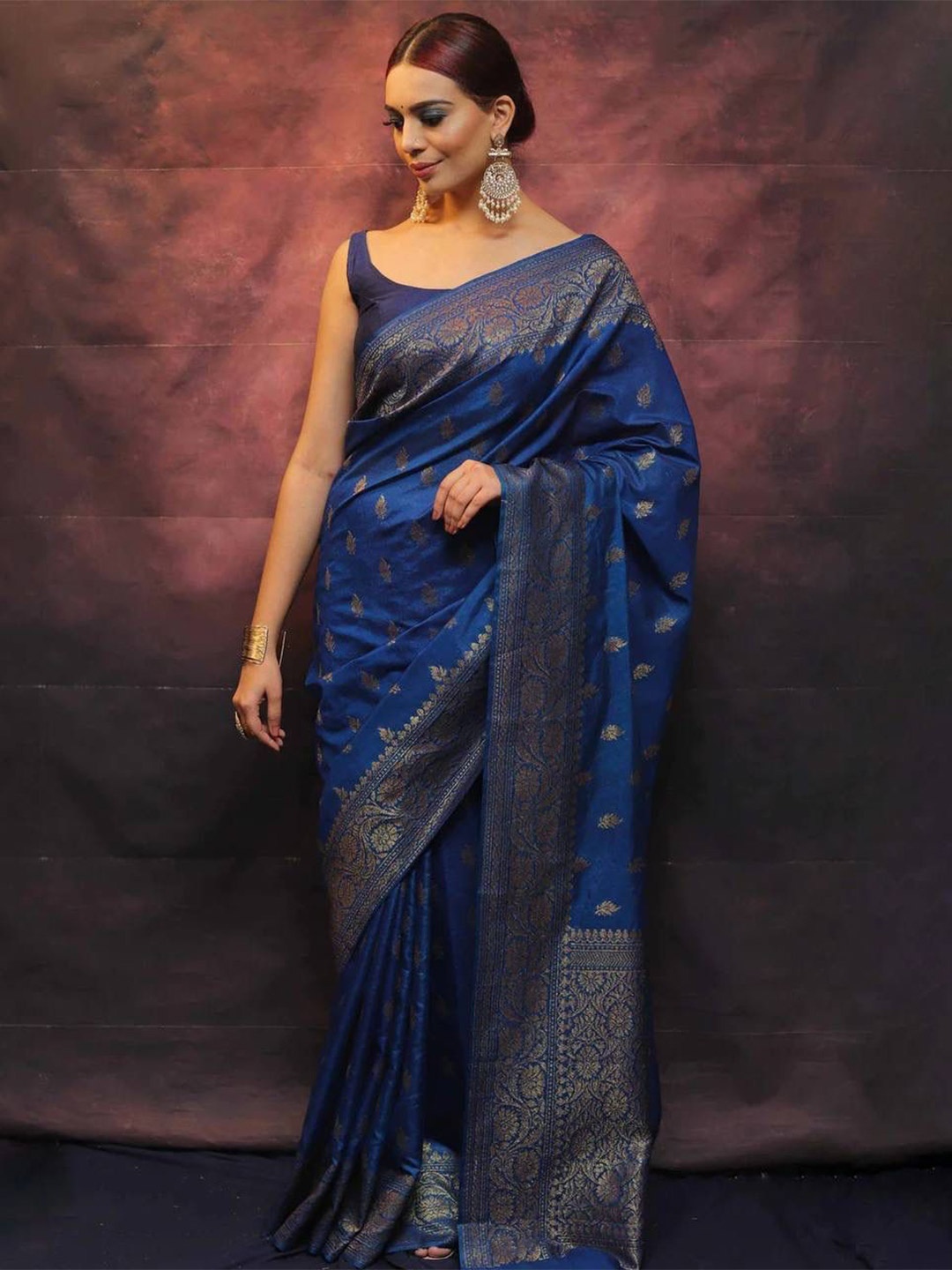 

ZILVIRA Woven Design Zari Banarasi Saree, Navy blue