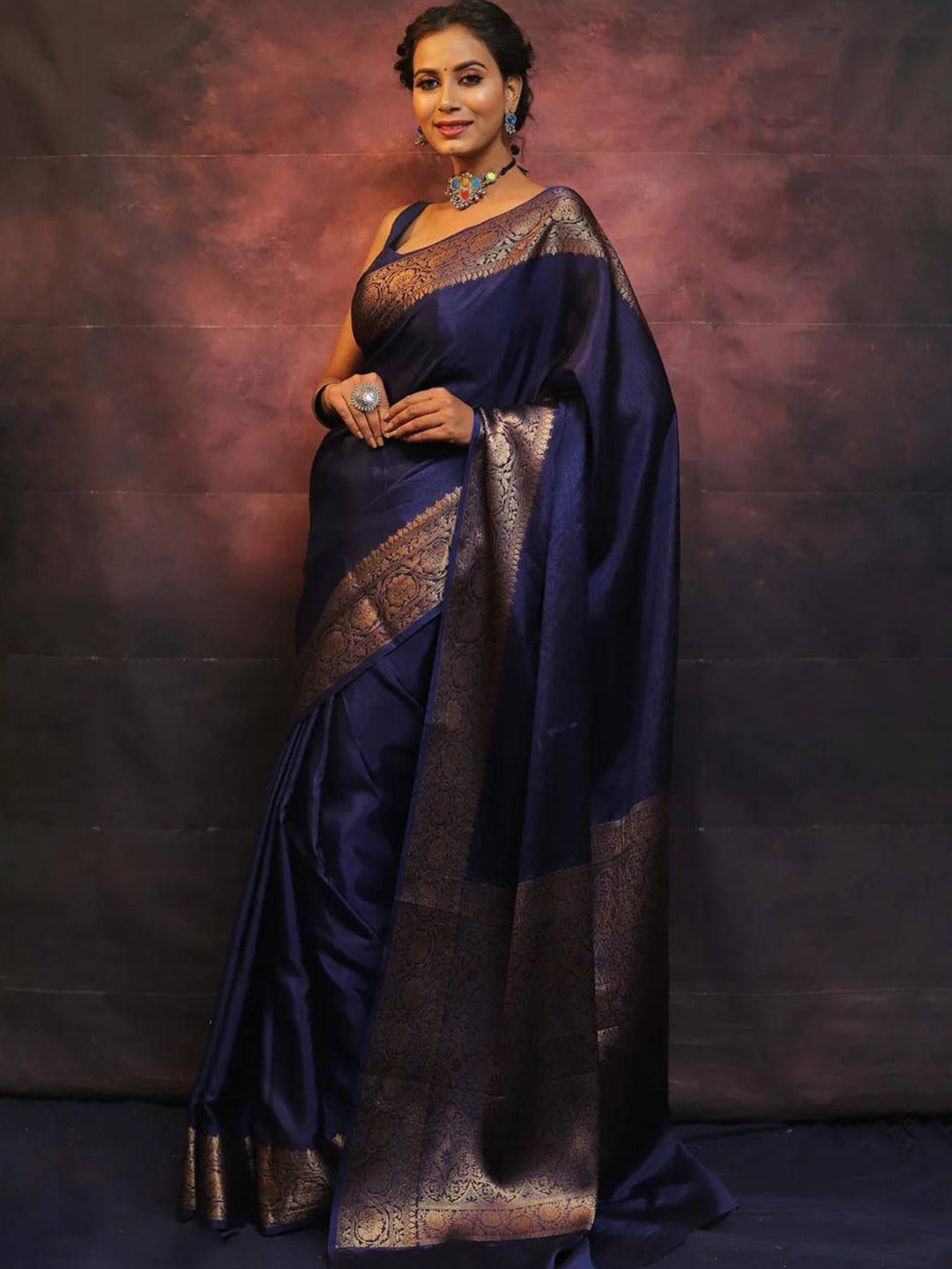 

ZILVIRA Zari Banarasi Saree, Navy blue