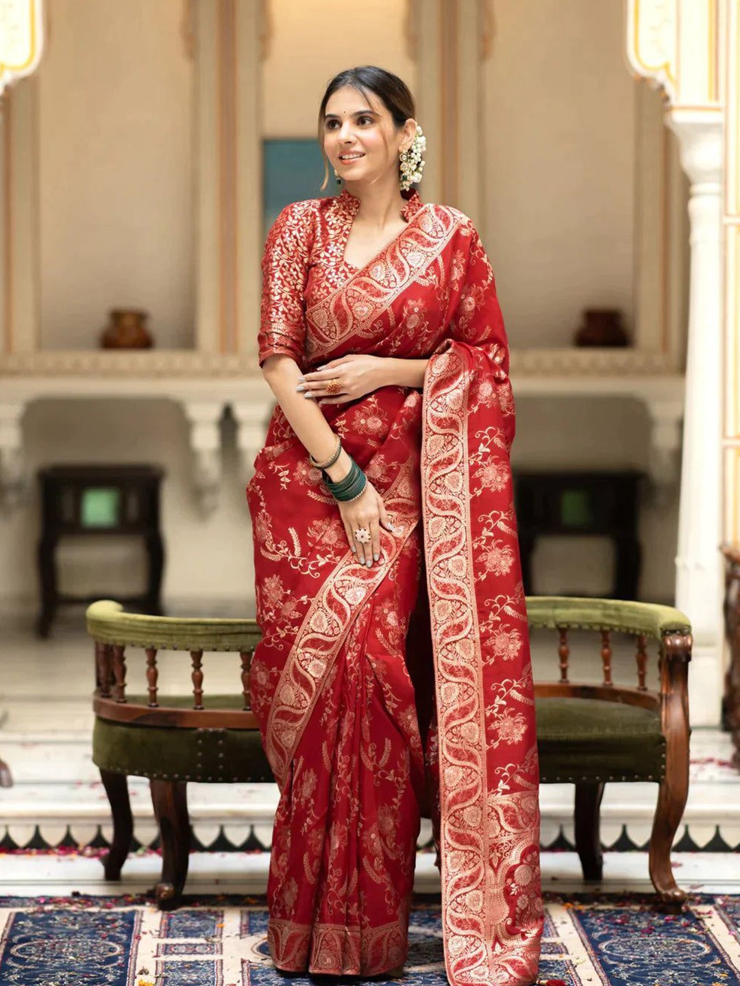 

ZILVIRA Woven Design Zari Banarasi Saree, Red