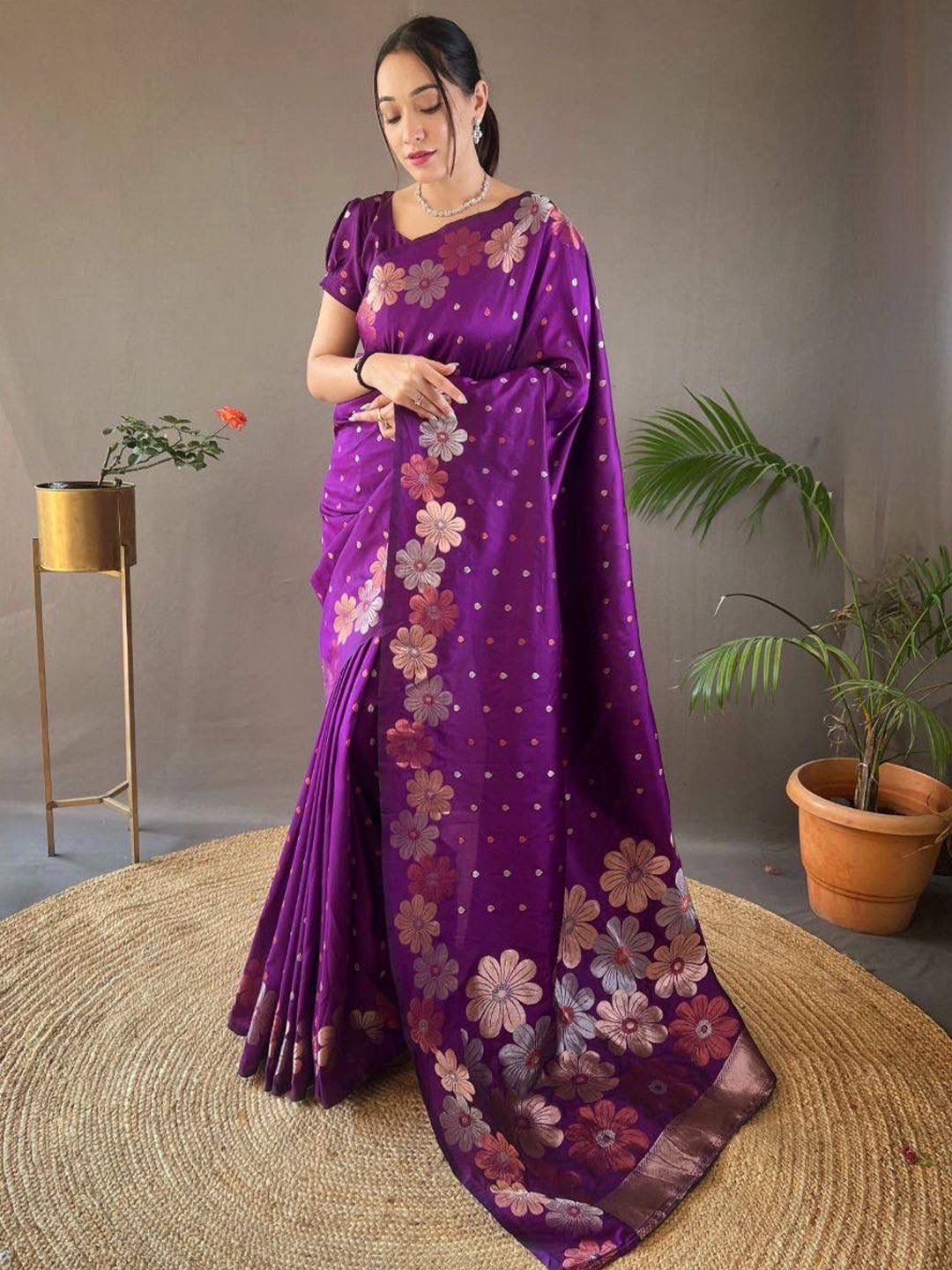 

ZILVIRA Woven Design Zari Banarasi Saree, Purple
