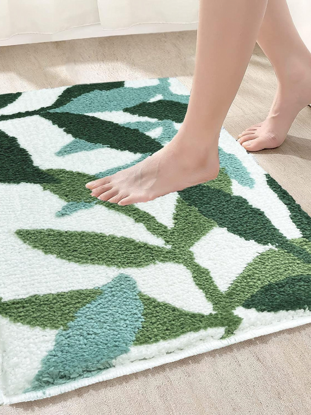 

ROSEATE Green & White Floral Microfiber 2000 GSM Anti-Skid Bath Rug