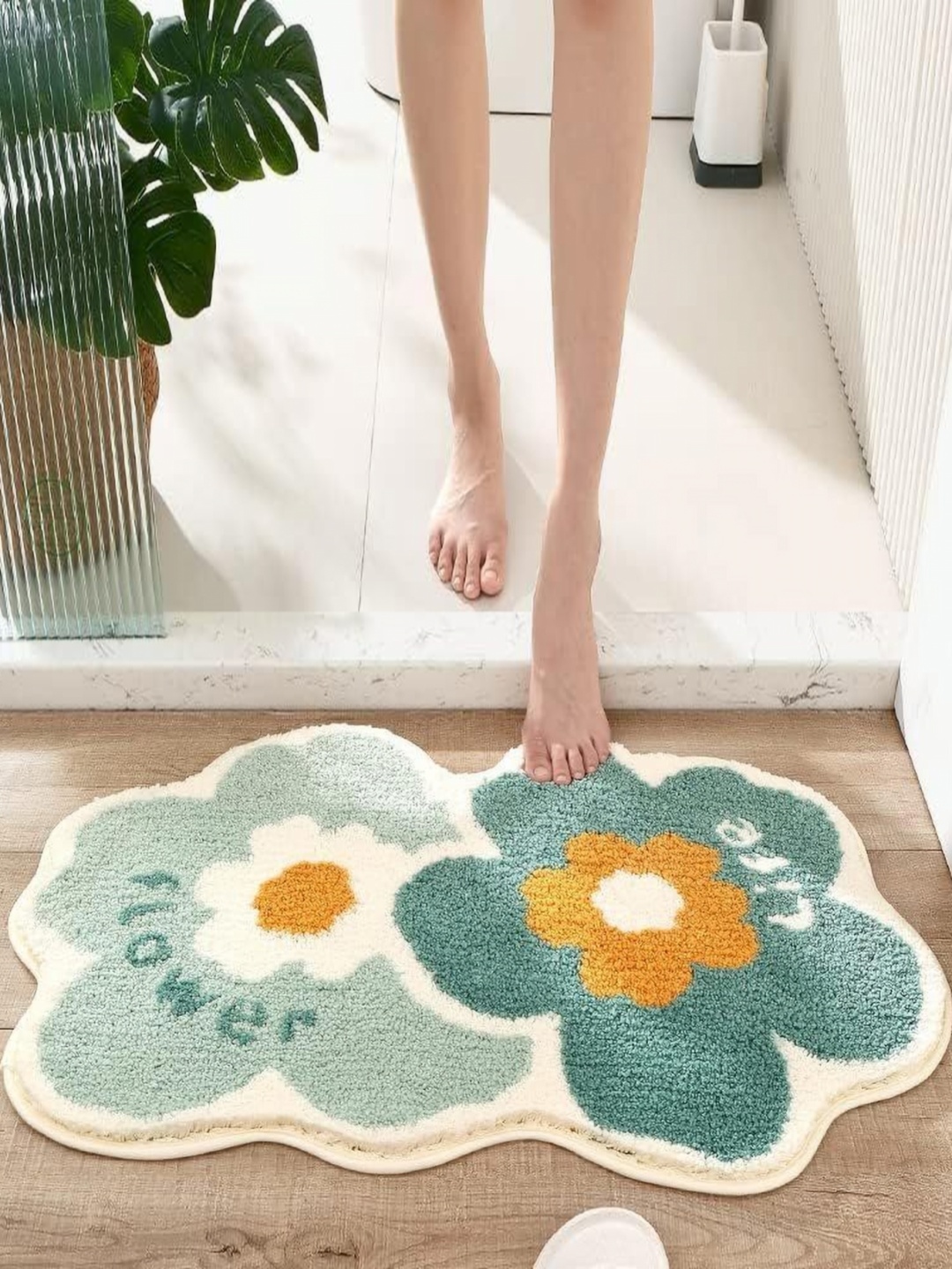 

ROSEATE Cream & Green Floral Microfiber 2000 GSM Anti-Skid Bath Rug